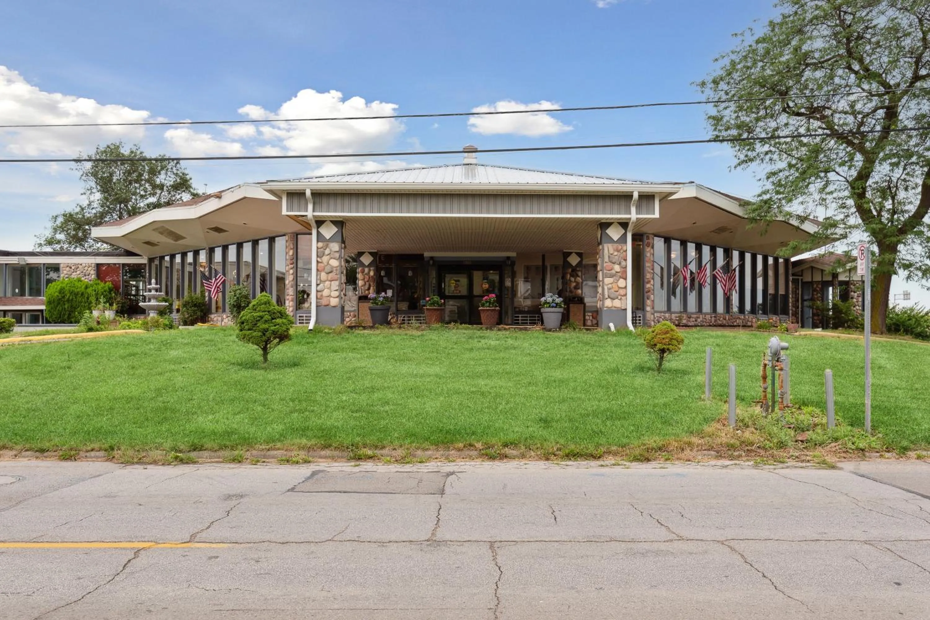 Property building in Miami Suites