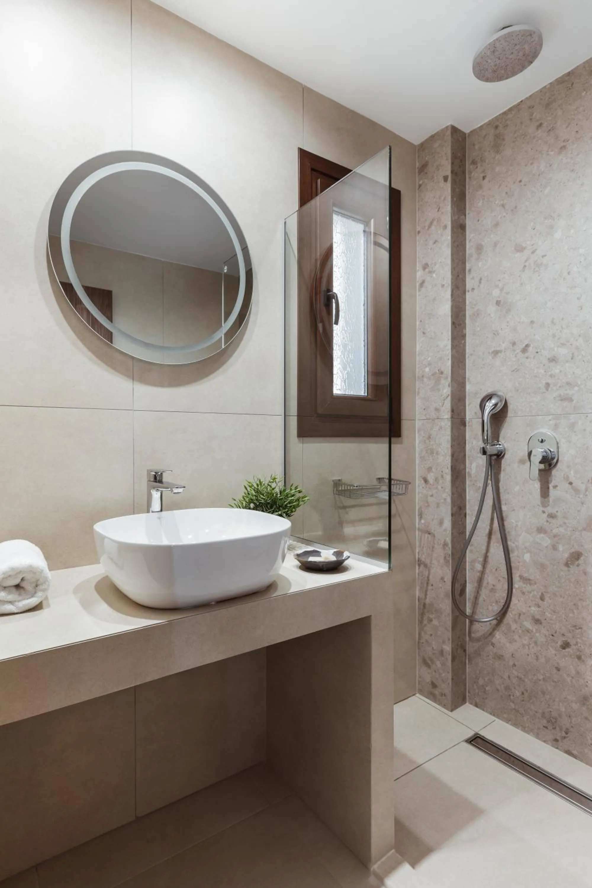 Shower in Verano Afytos Hotel