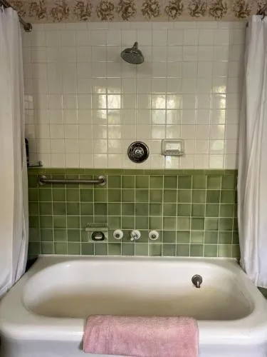 Munroe Inn Boutique Hotel