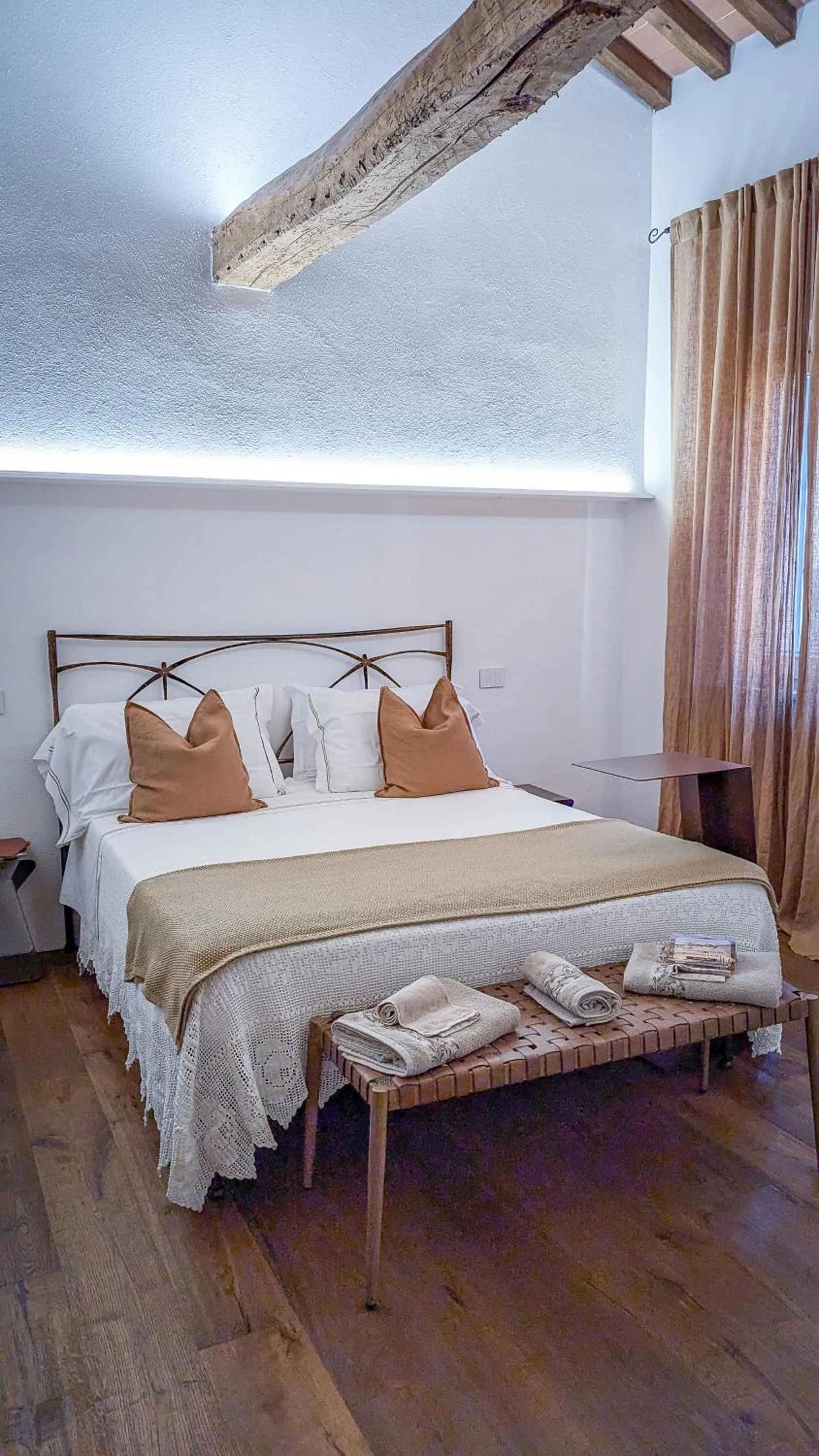 Bed in MontepulcianoLettings