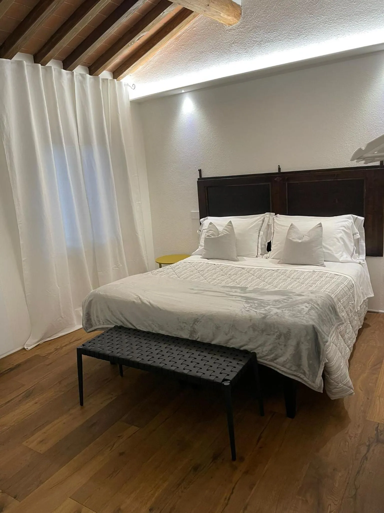 Bedroom, Bed in MontepulcianoLettings