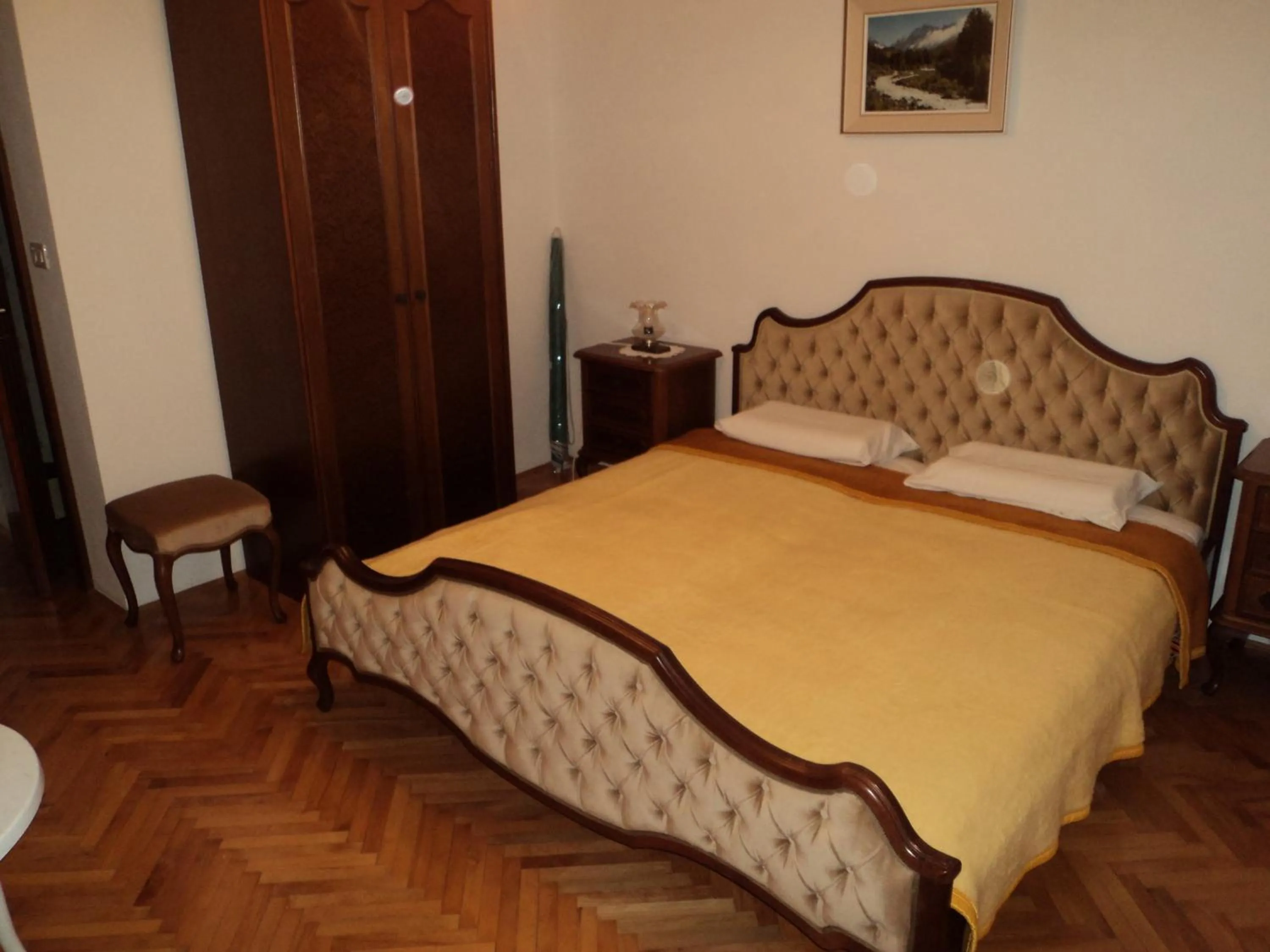 Bed in Apartments Racetin