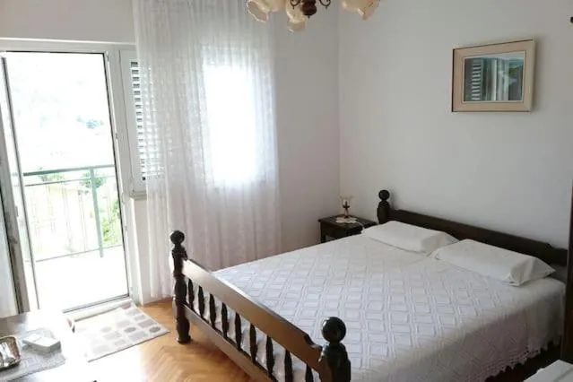 Bed in Apartments Racetin