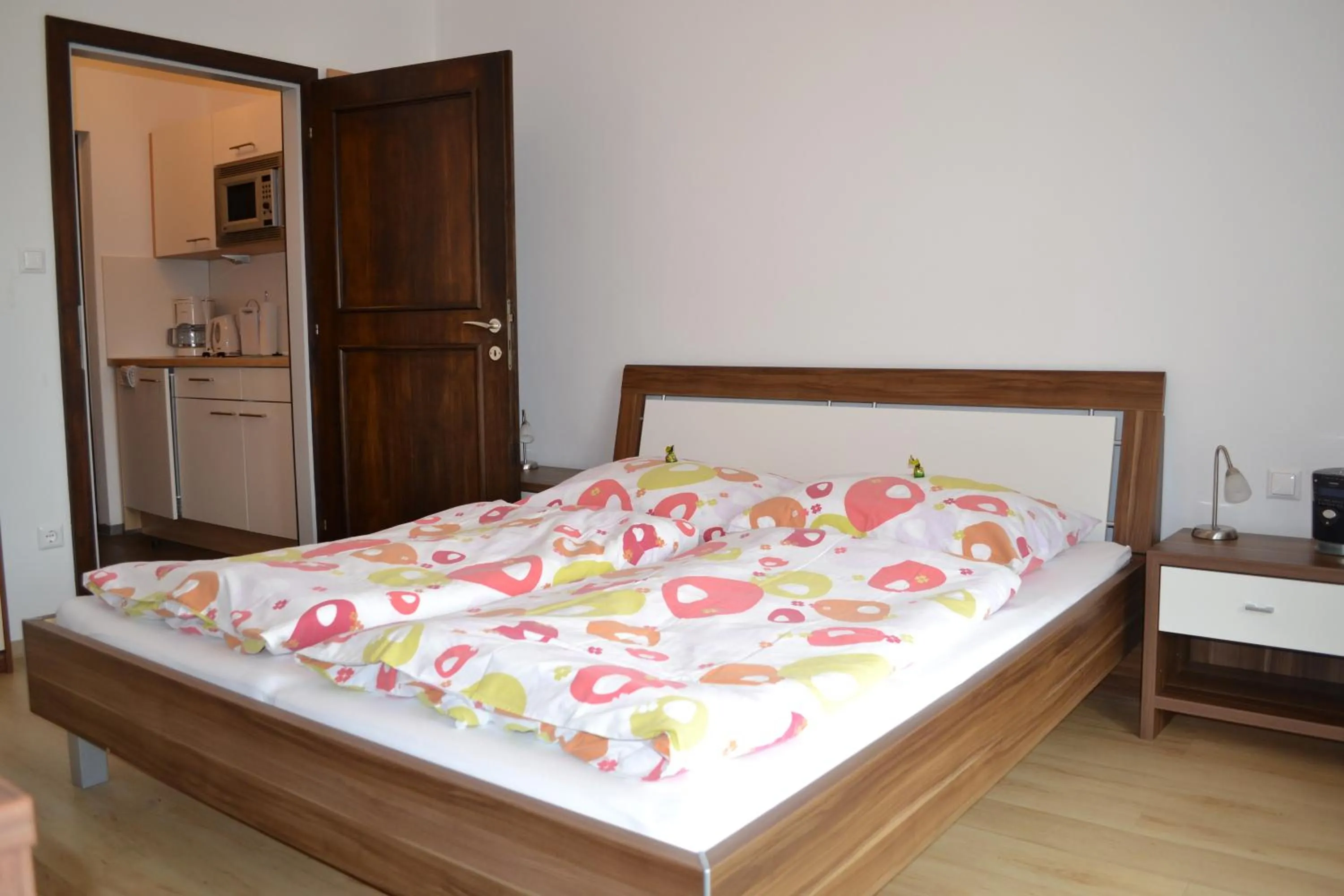 Photo of the whole room, Bed in Appartements Bürger