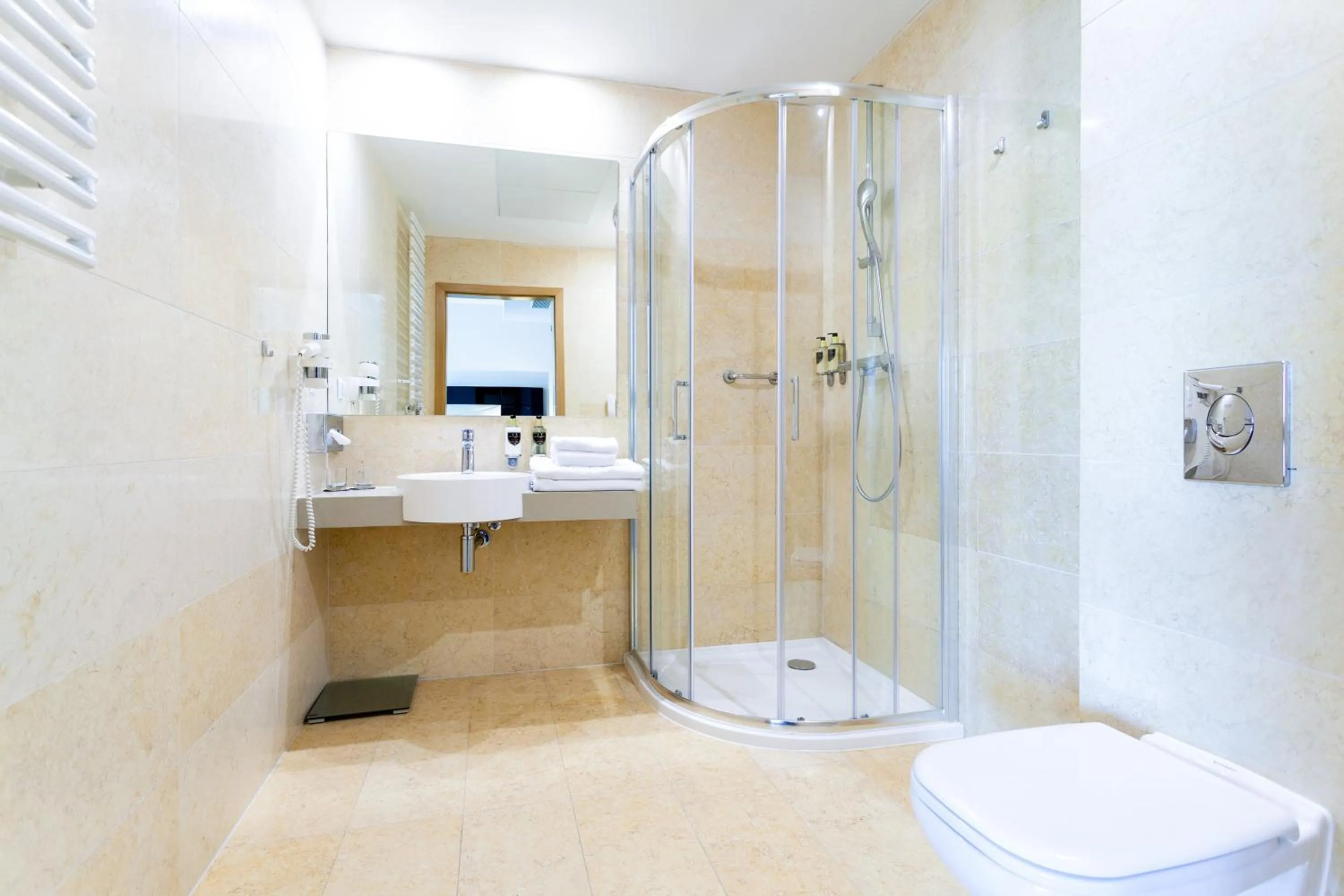 Shower in Diune Hotel by Zdrojowa