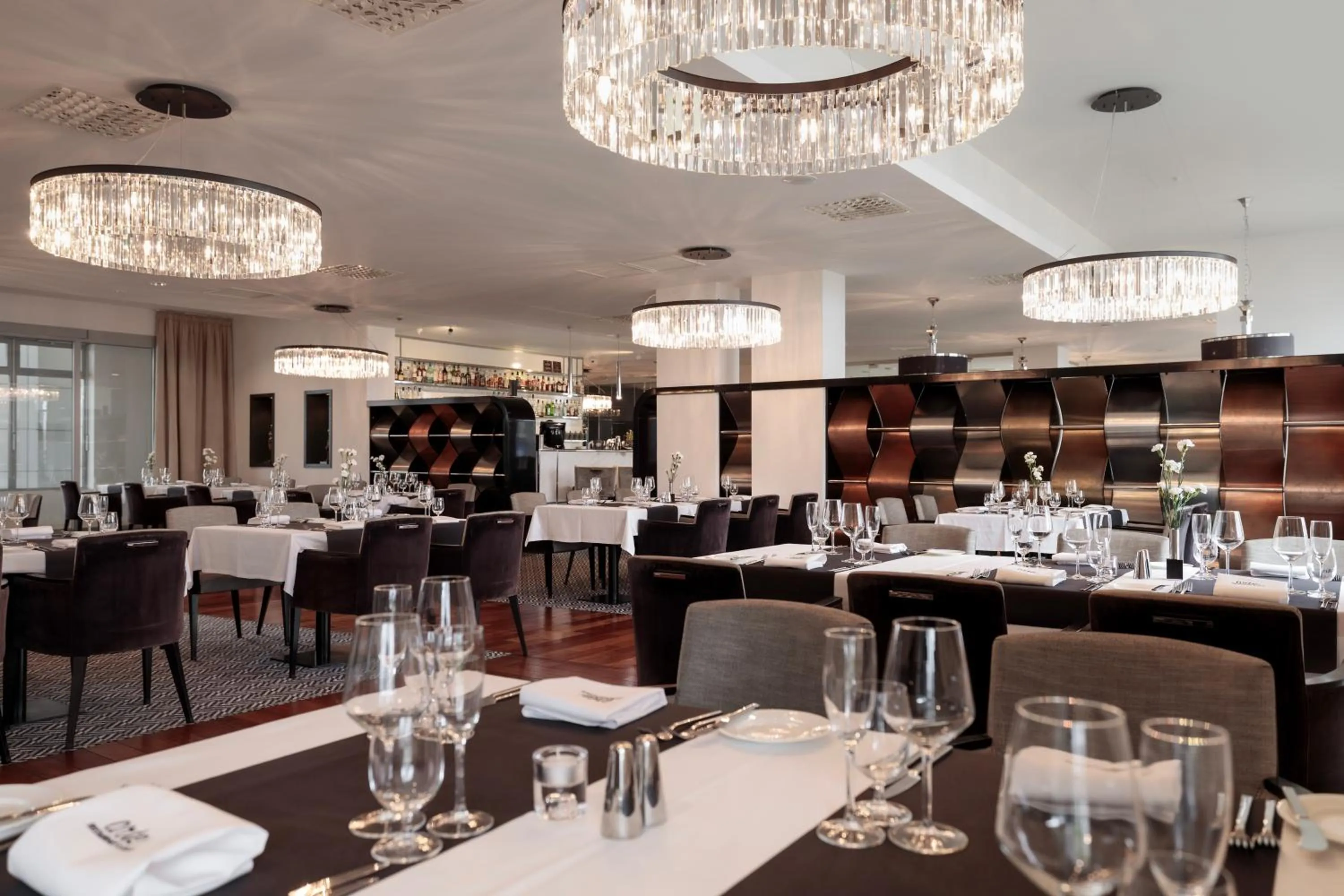 Restaurant/places to eat in Diune Hotel by Zdrojowa