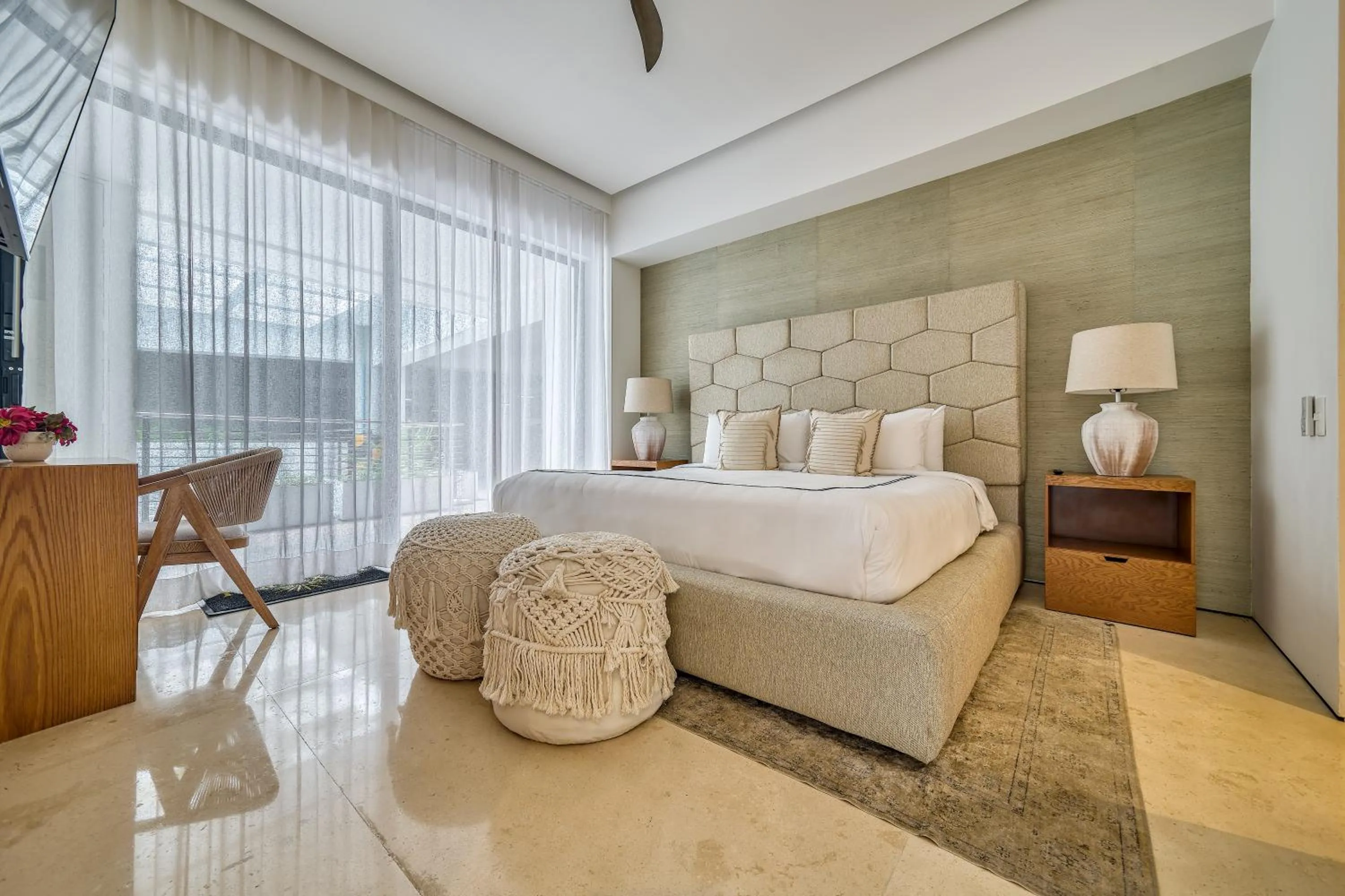 Bed in Maxwell Collection Romantic Zone