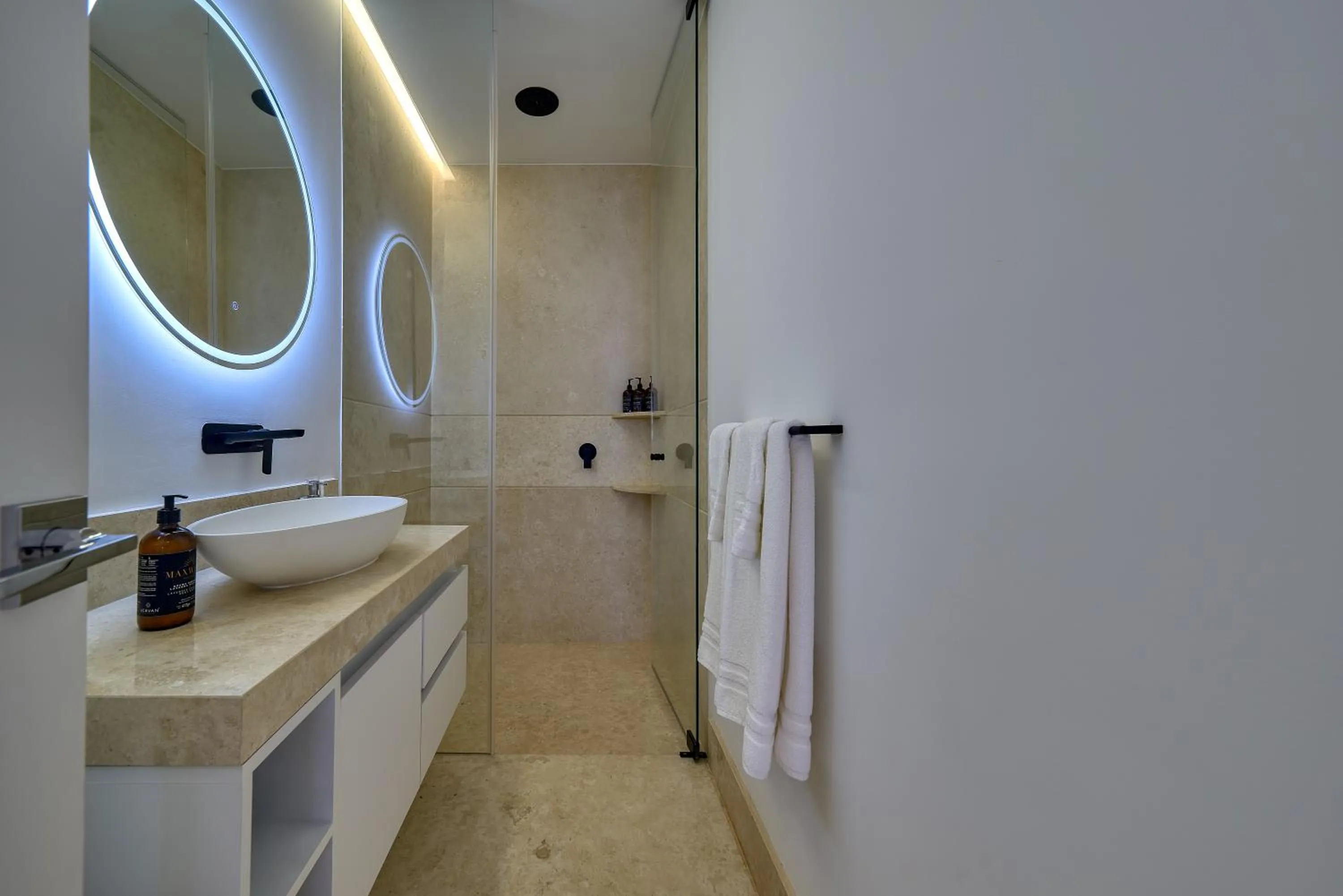 Bathroom in Maxwell Collection Romantic Zone