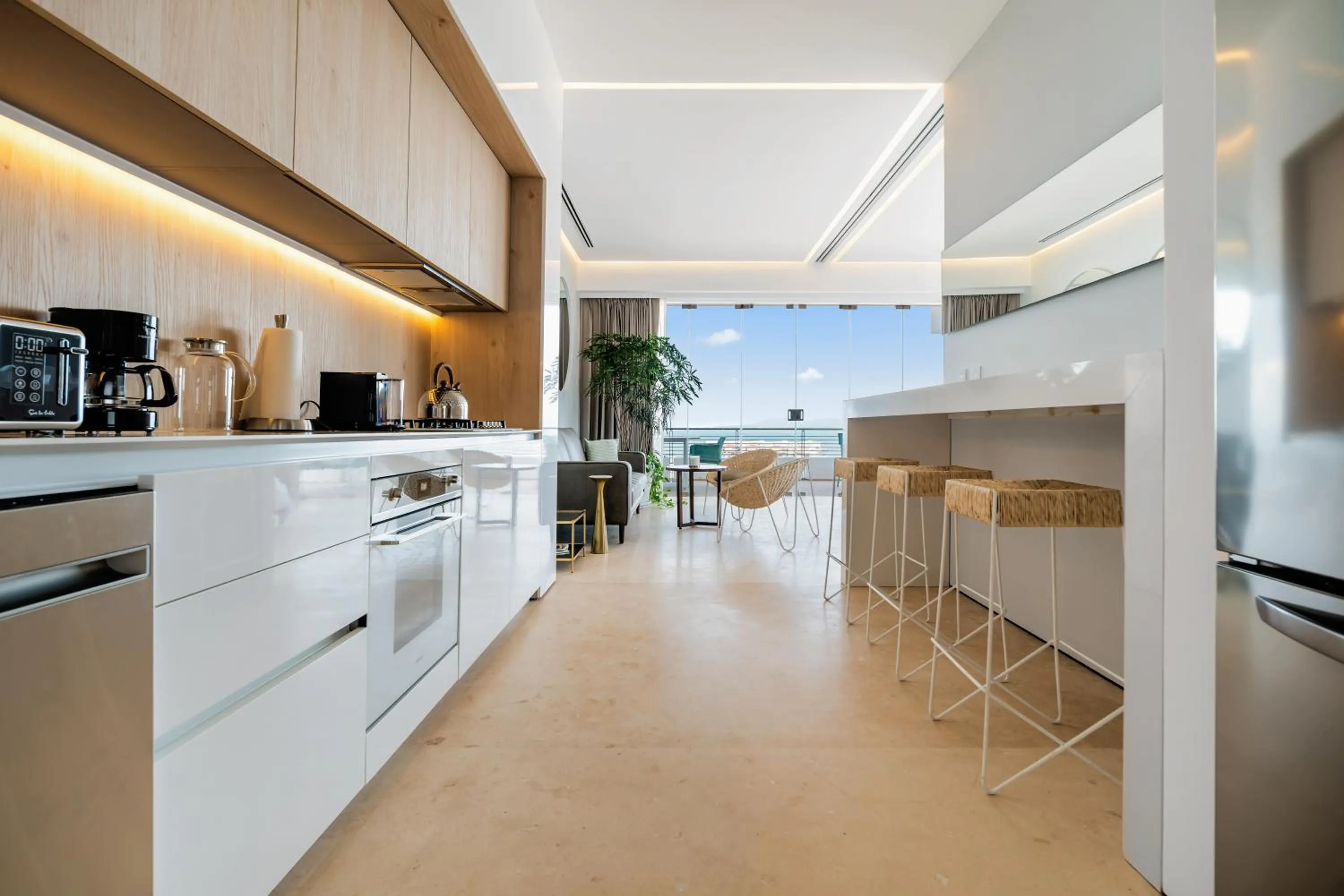 Kitchen or kitchenette in Maxwell Collection Romantic Zone