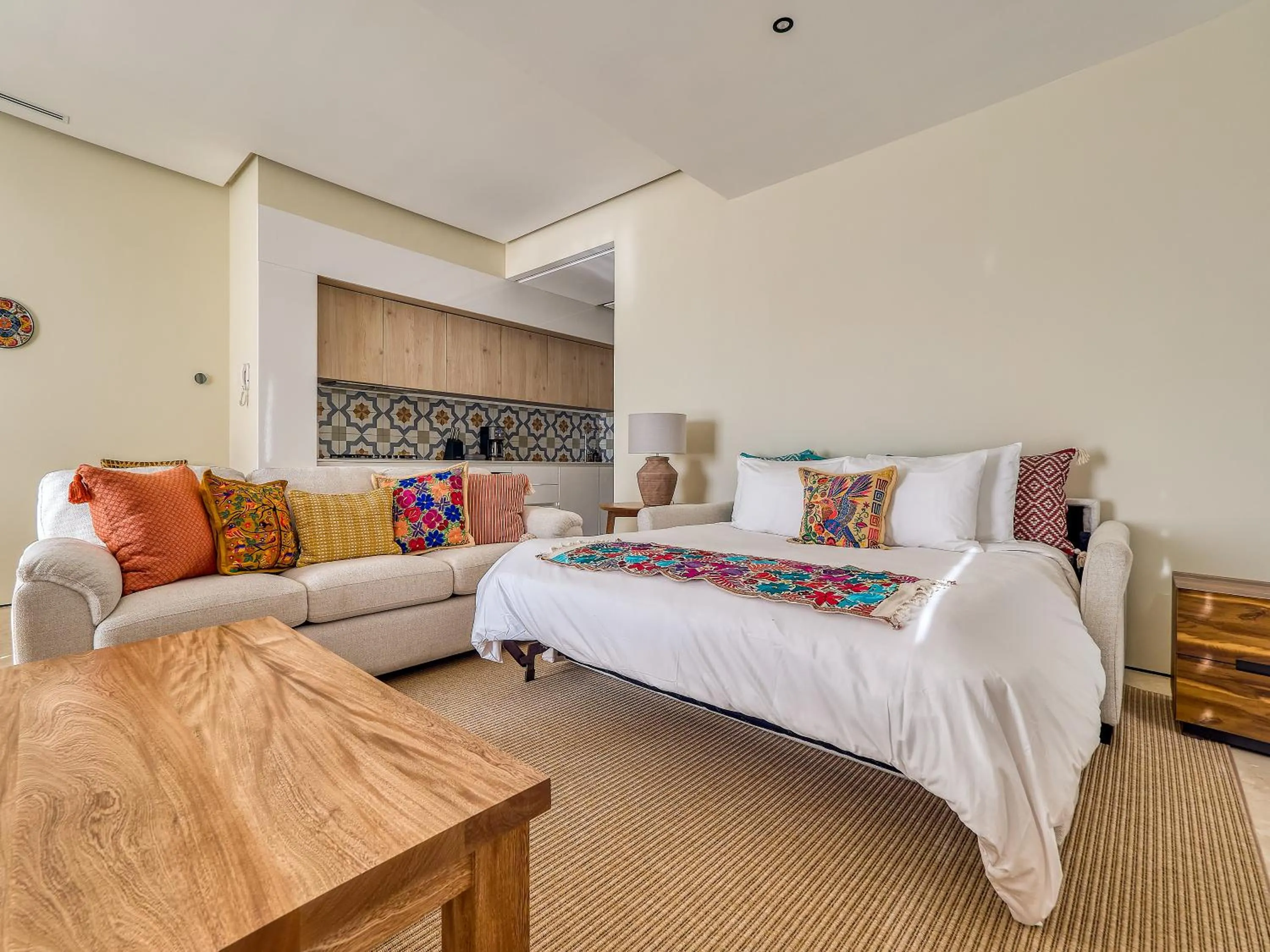 Living room, Bed in Maxwell Collection Romantic Zone