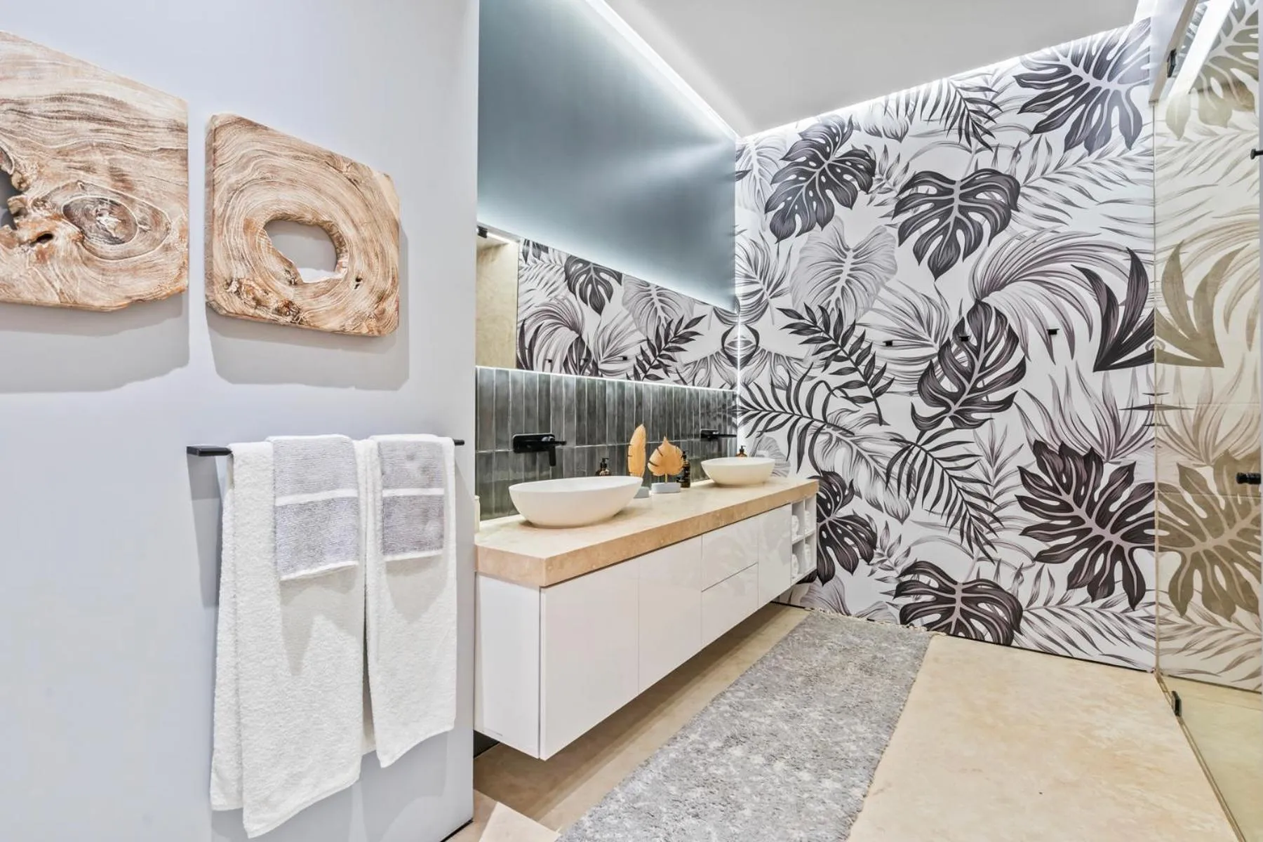 Bathroom in Maxwell Collection Romantic Zone