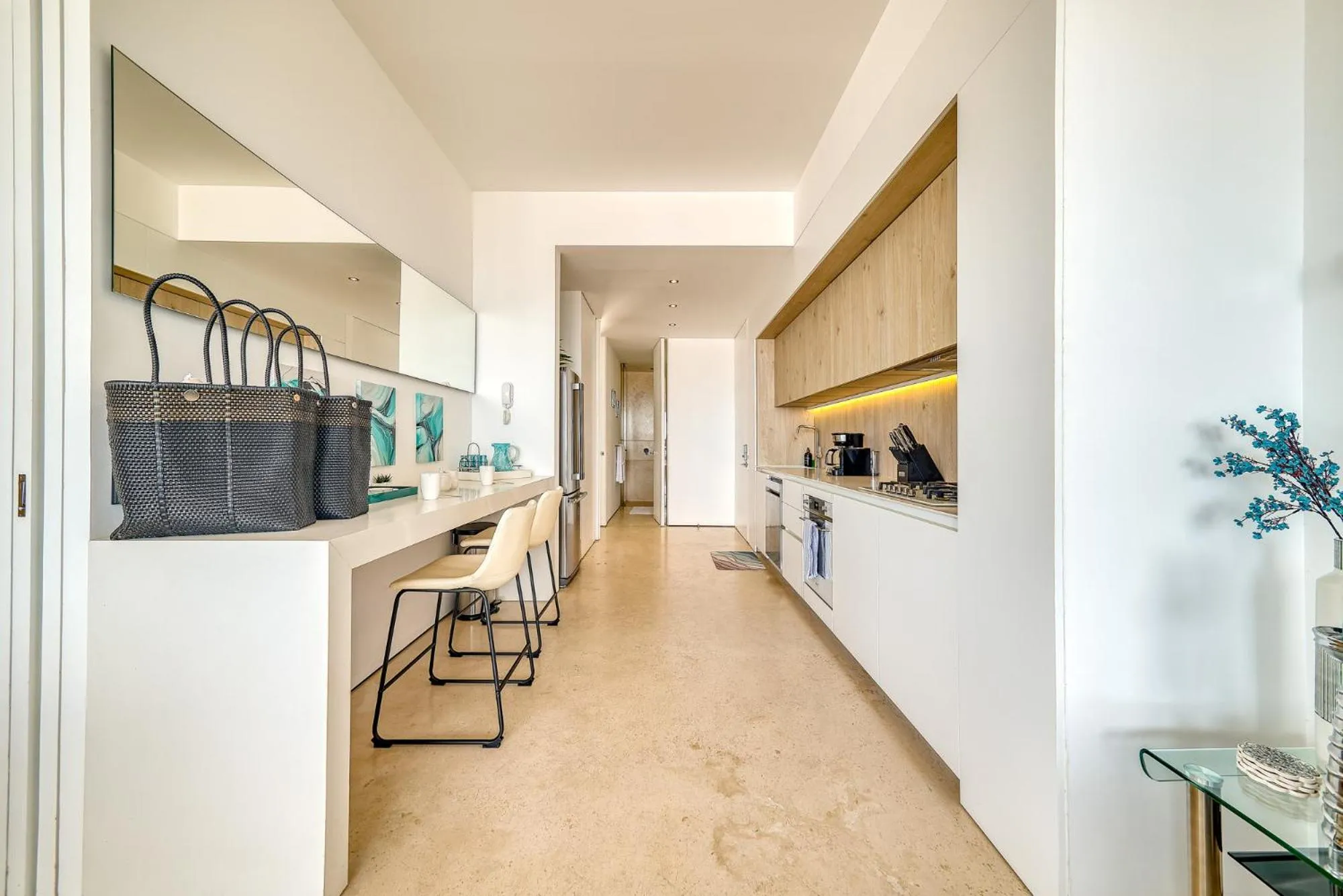 Kitchen or kitchenette in Maxwell Collection Romantic Zone