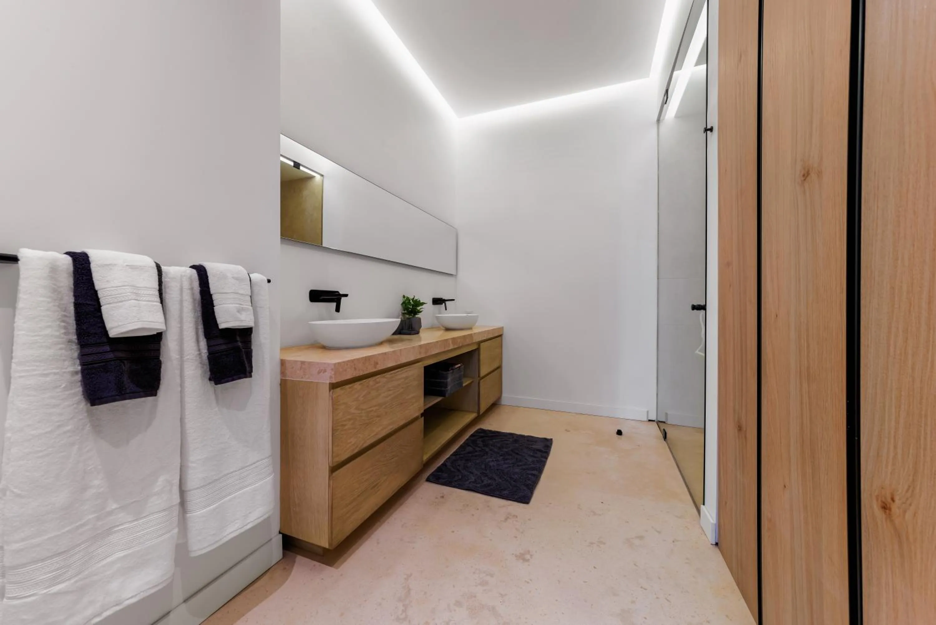 Bathroom in Maxwell Collection Romantic Zone