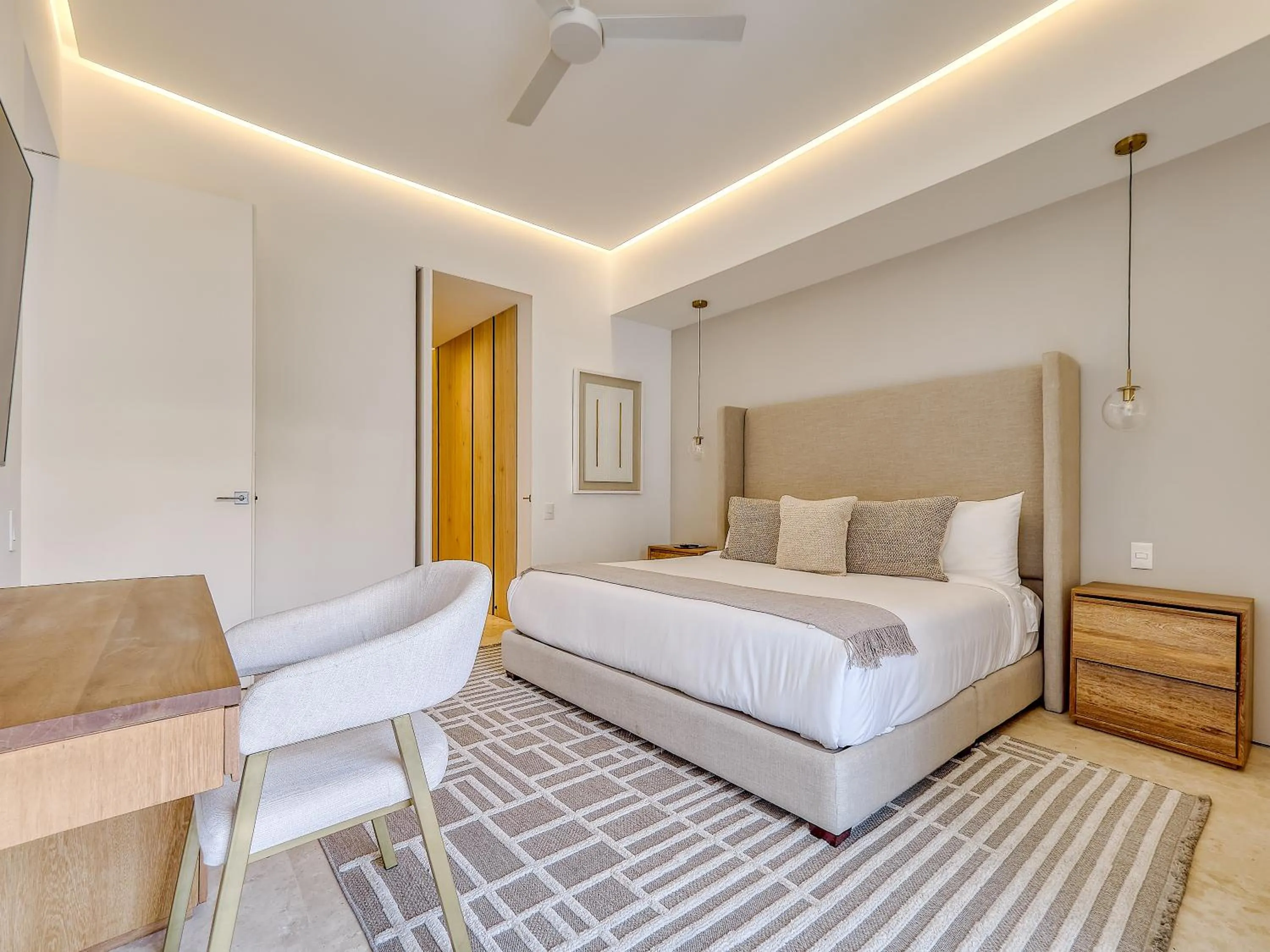 Photo of the whole room, Bed in Maxwell Collection Romantic Zone