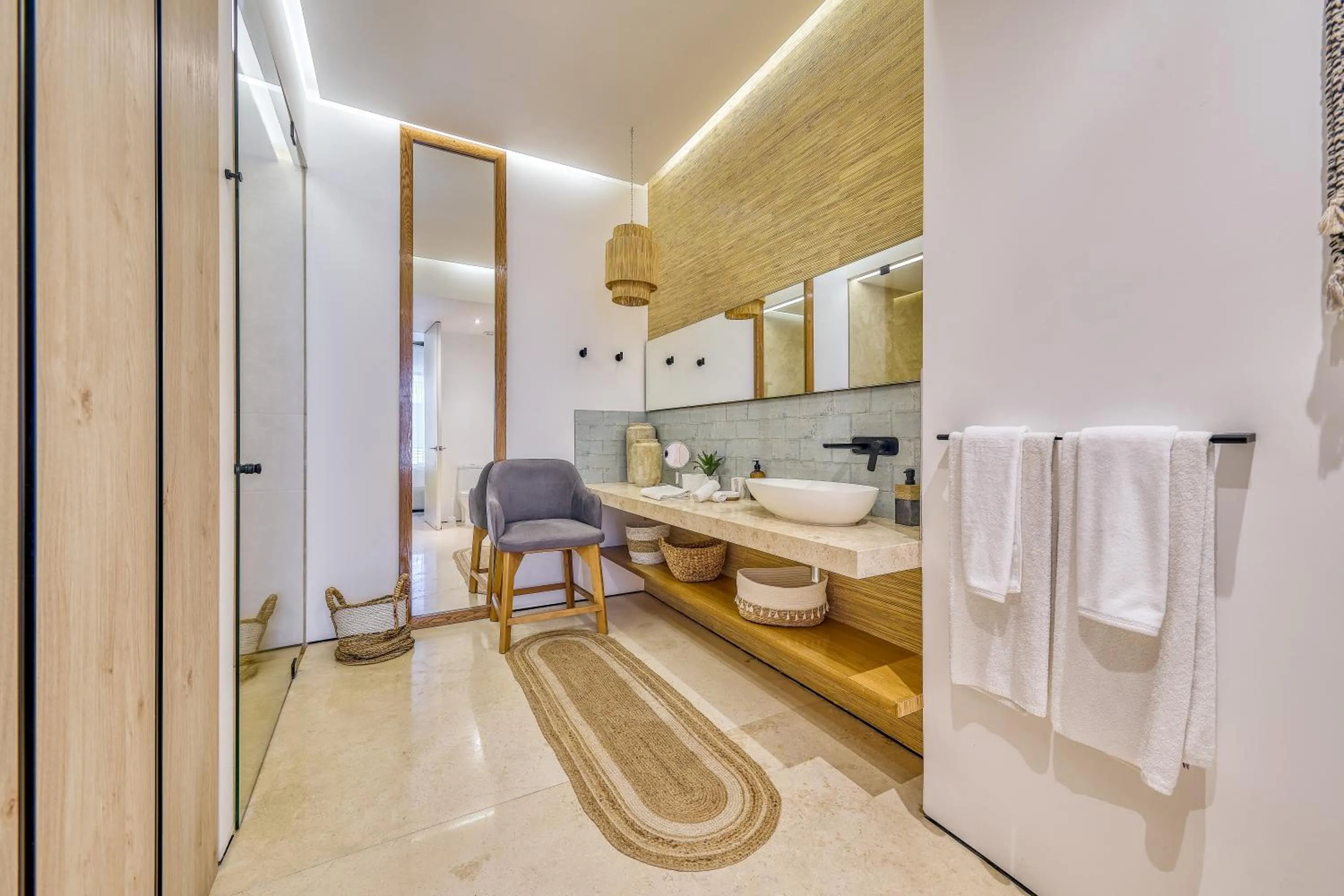 Shower in Maxwell Collection Romantic Zone