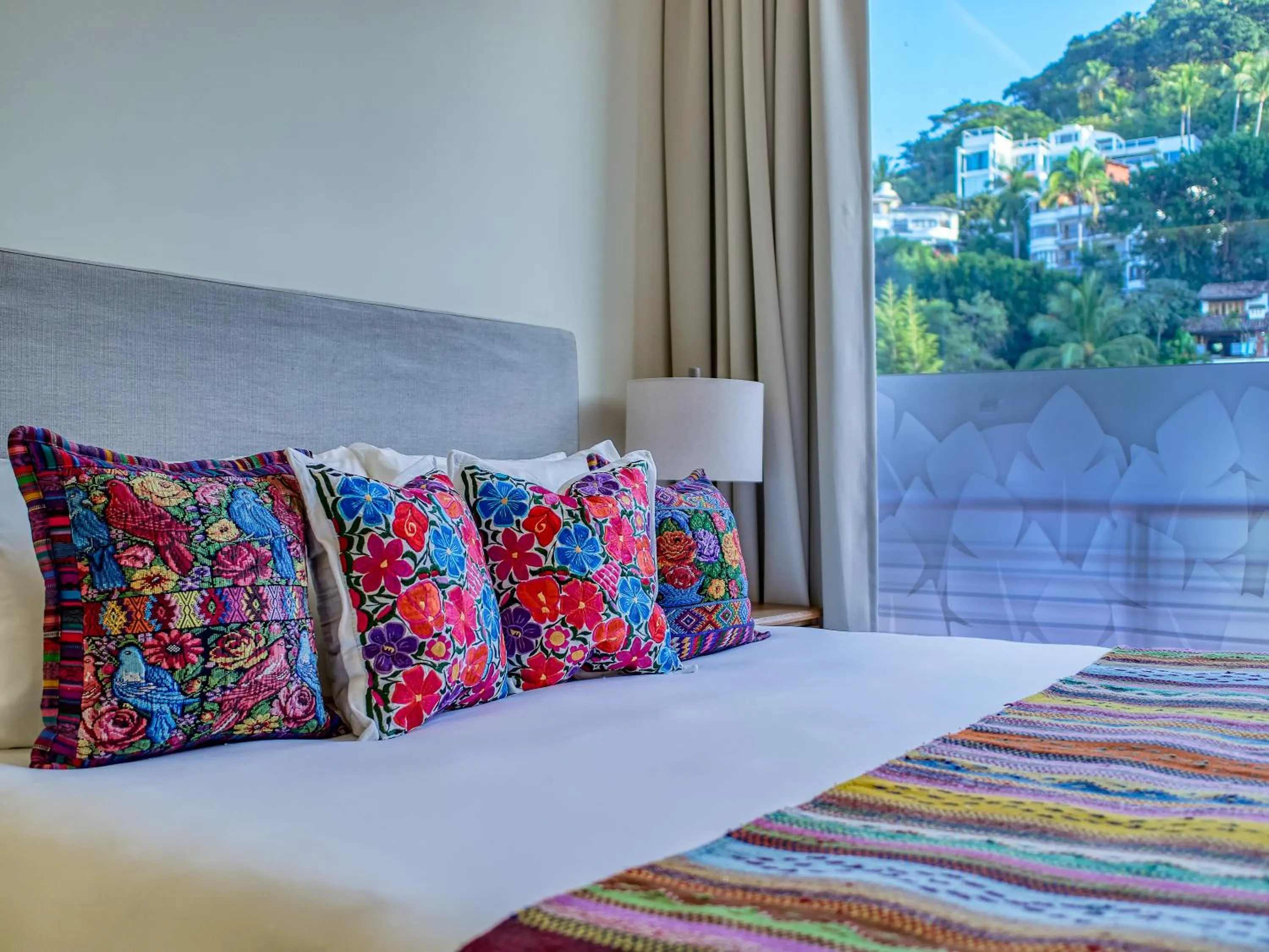 Photo of the whole room, Bed in Maxwell Collection Romantic Zone