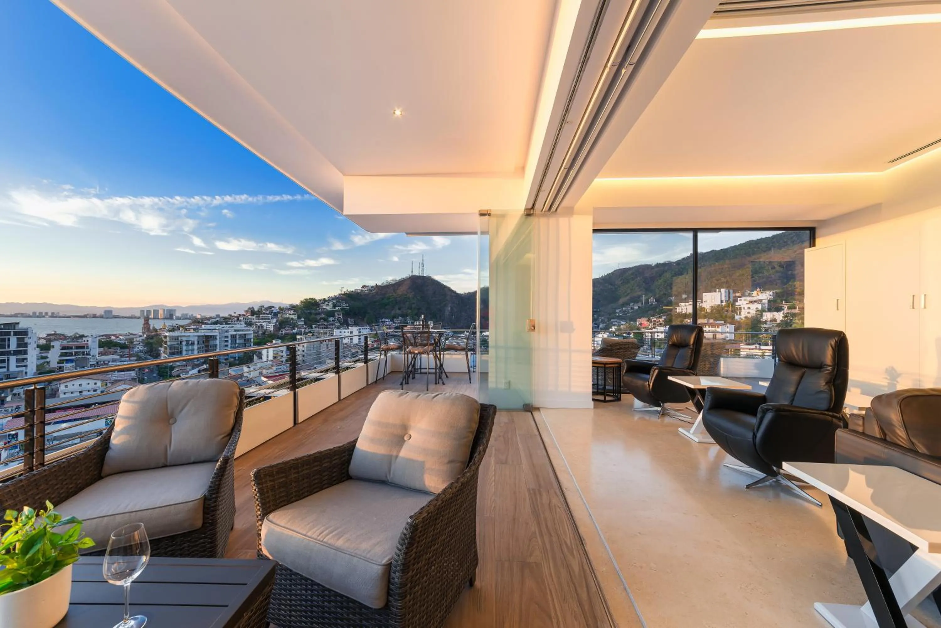 Balcony/Terrace in Maxwell Collection Romantic Zone