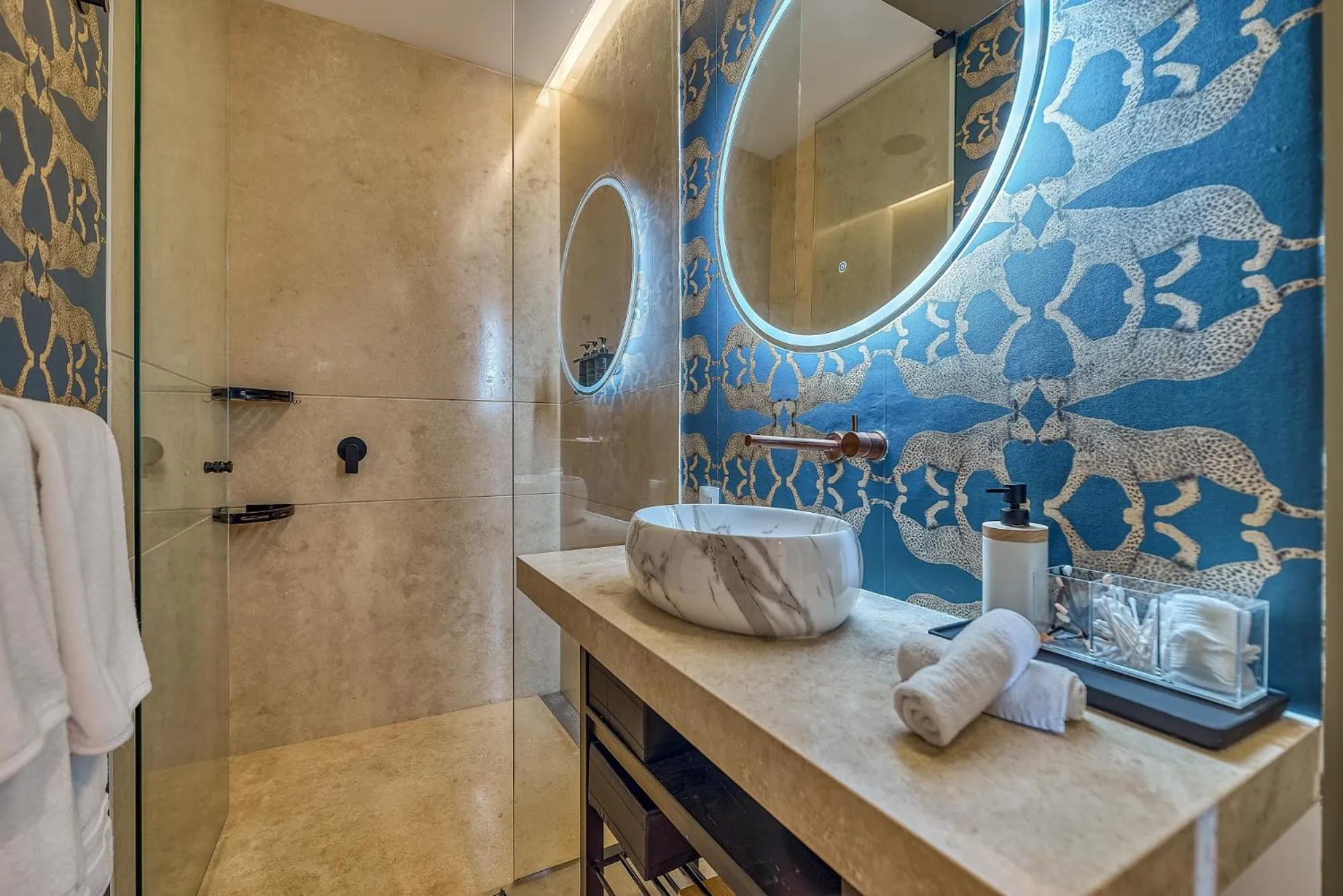 Shower in Maxwell Collection Romantic Zone