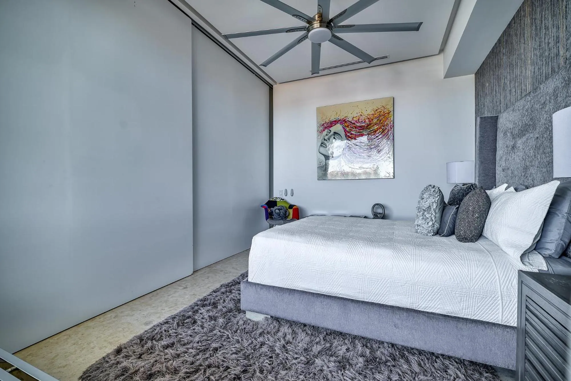 Photo of the whole room, Bed in Maxwell Collection Romantic Zone