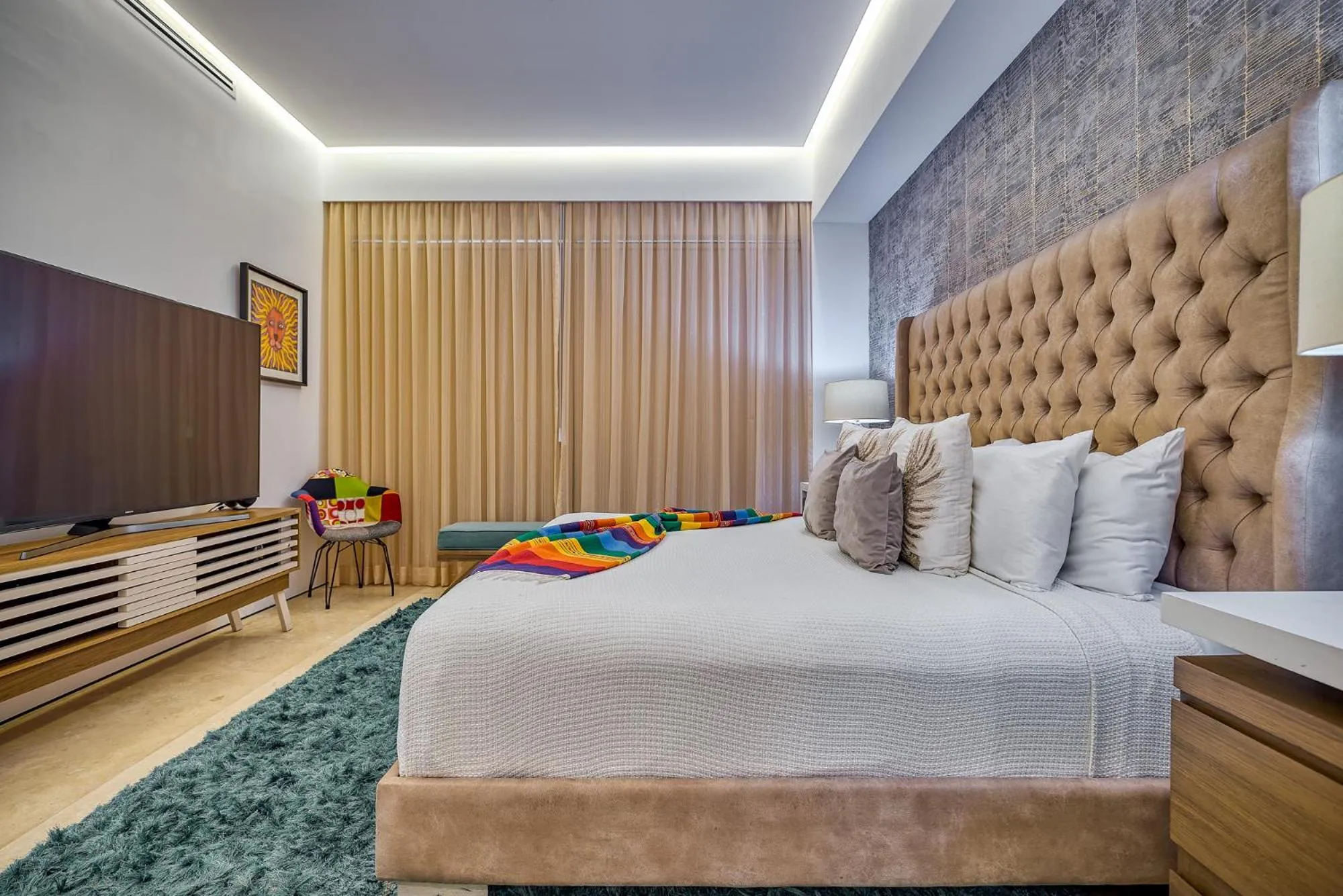 Photo of the whole room, Bed in Maxwell Collection Romantic Zone