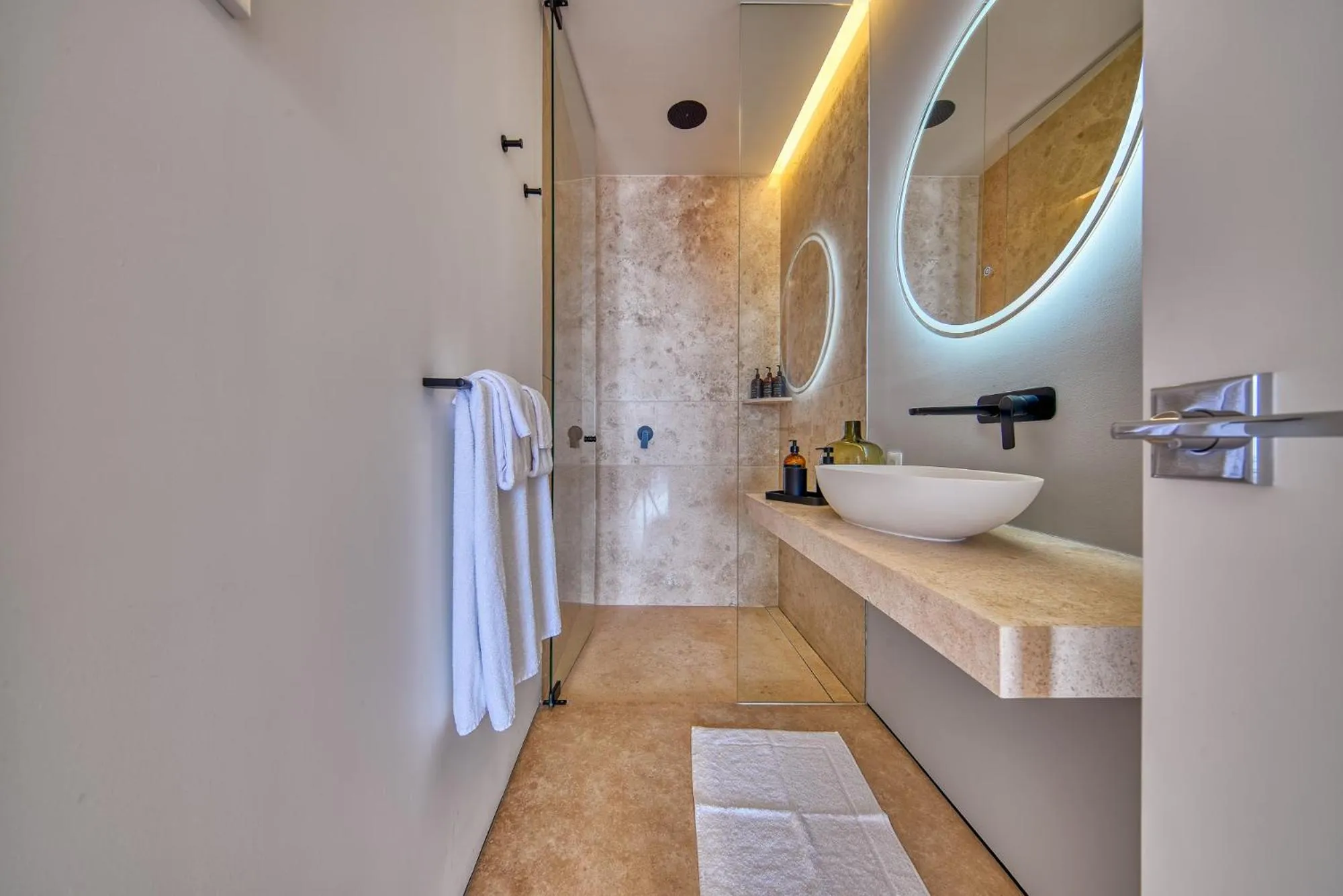 Bathroom in Maxwell Collection Romantic Zone