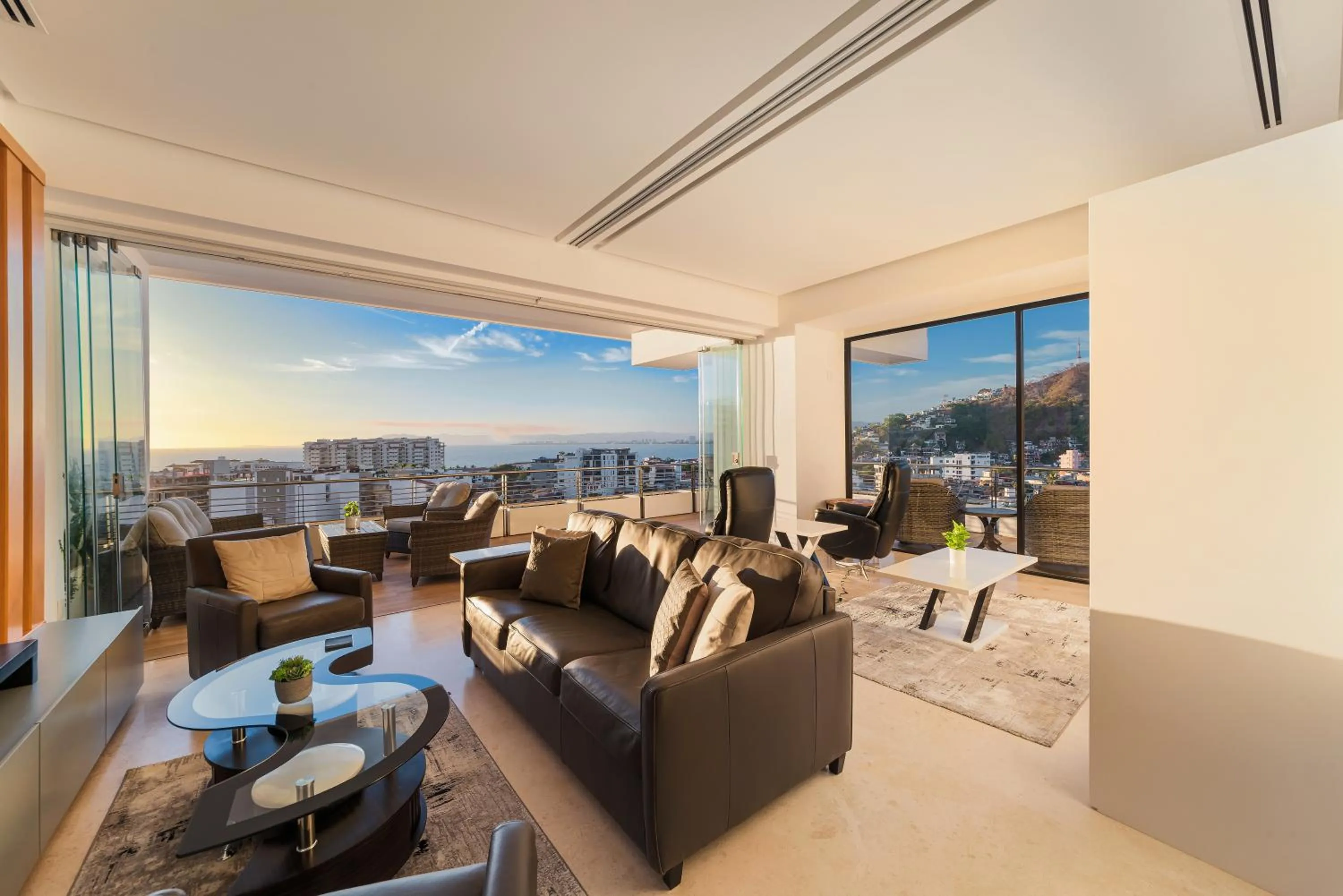 Living room in Maxwell Collection Romantic Zone