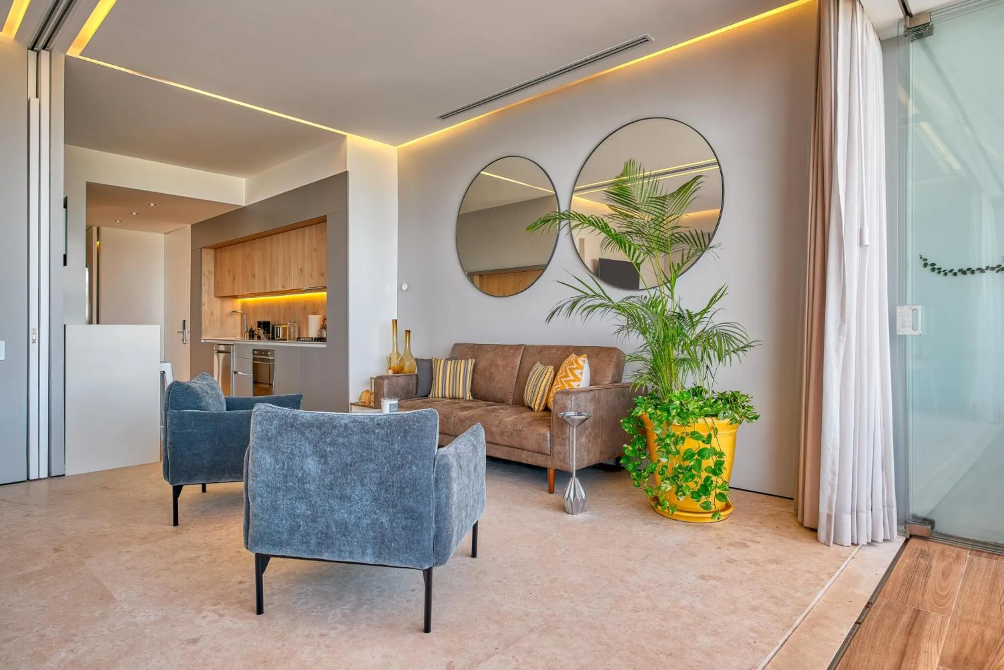 Living room in Maxwell Collection Romantic Zone