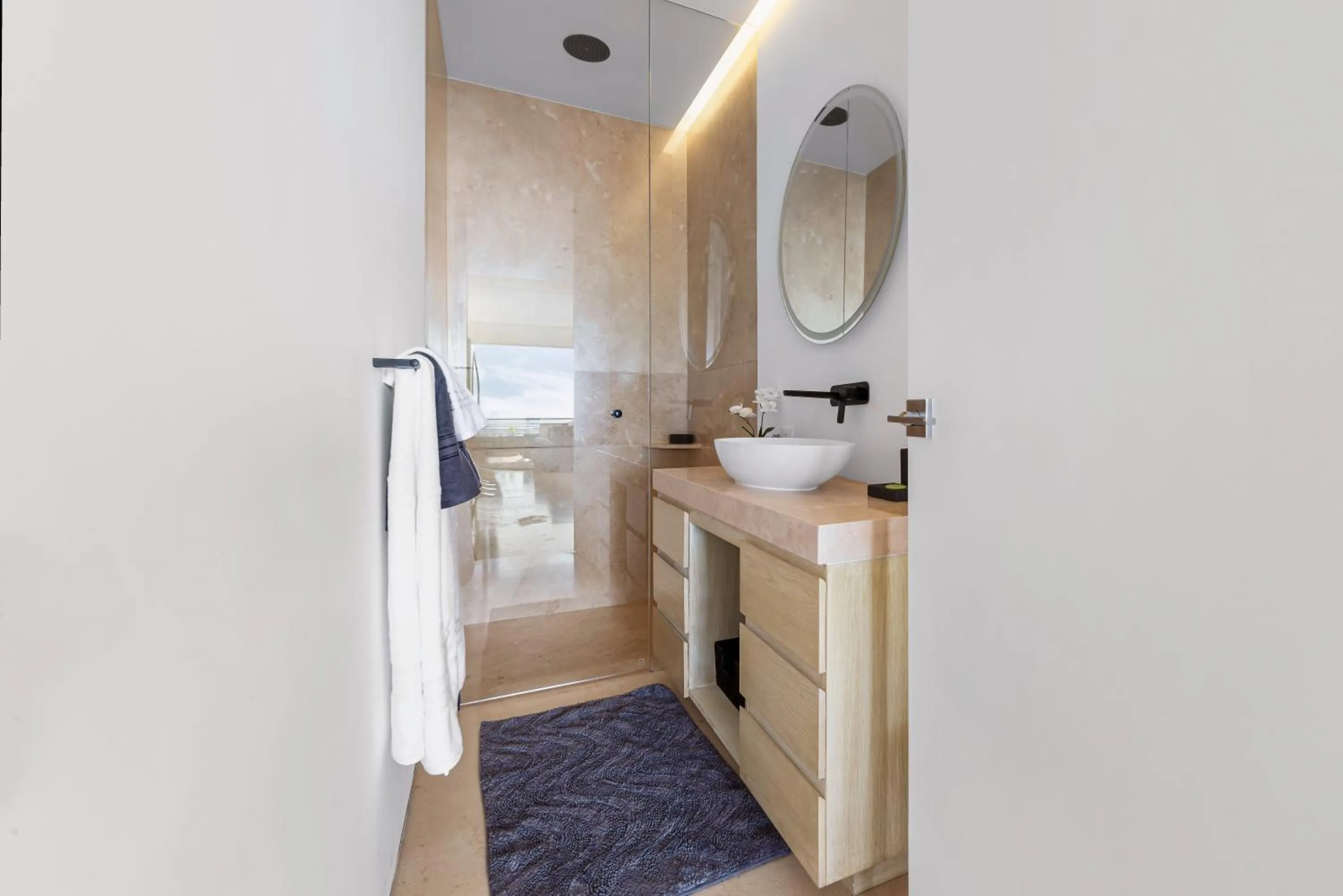 Bathroom in Maxwell Collection Romantic Zone