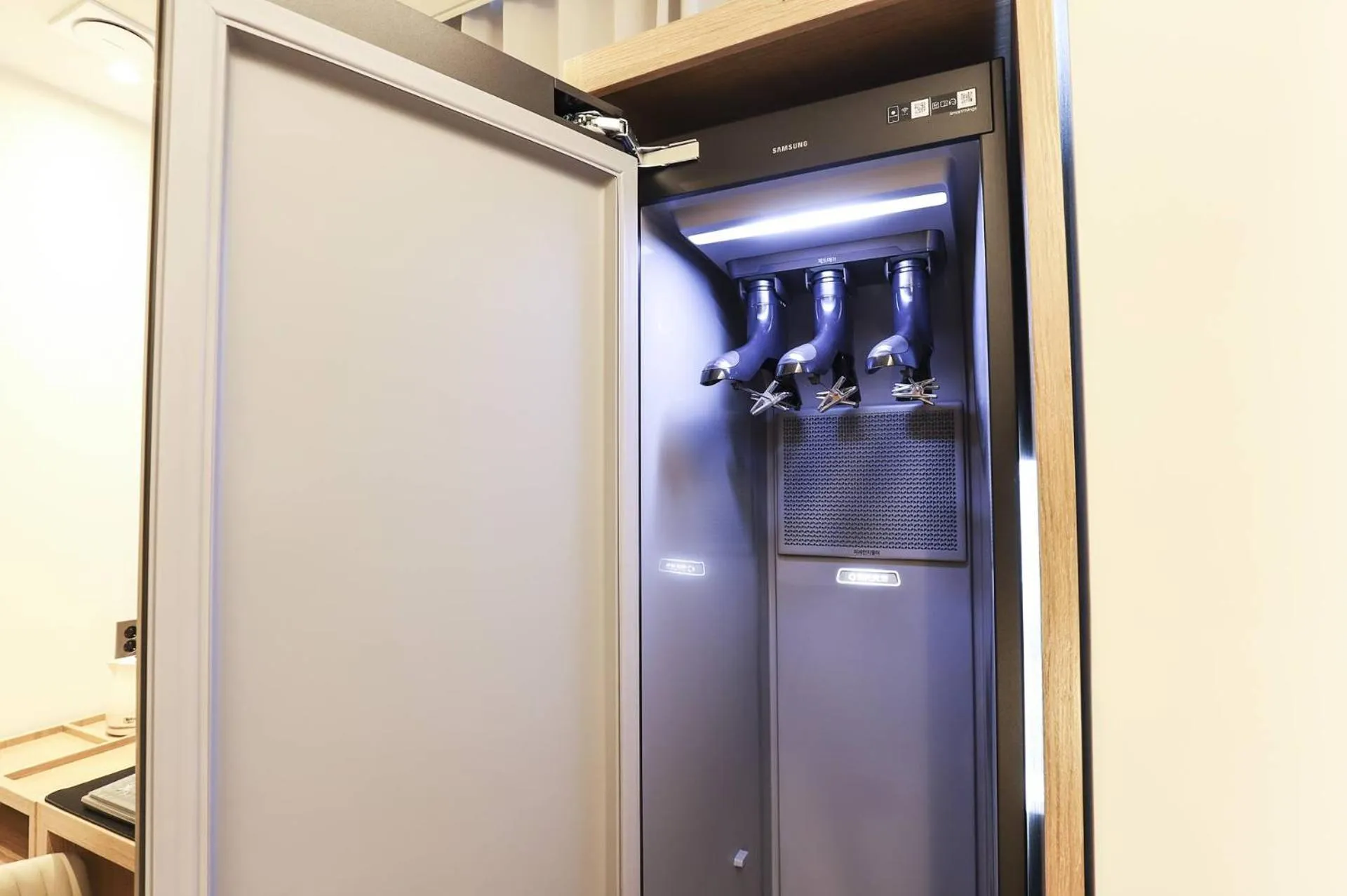 wardrobe in Wonju Brown Dot Hotel Corporate city