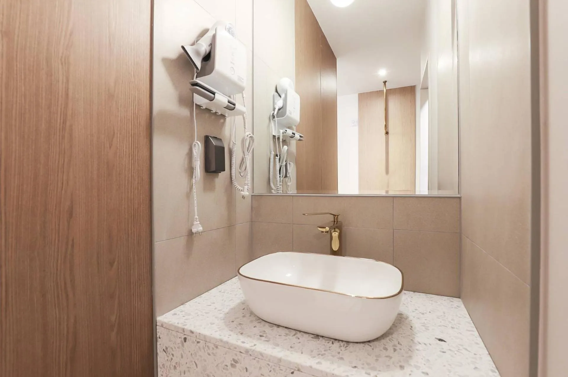 Shower in Wonju Brown Dot Hotel Corporate city