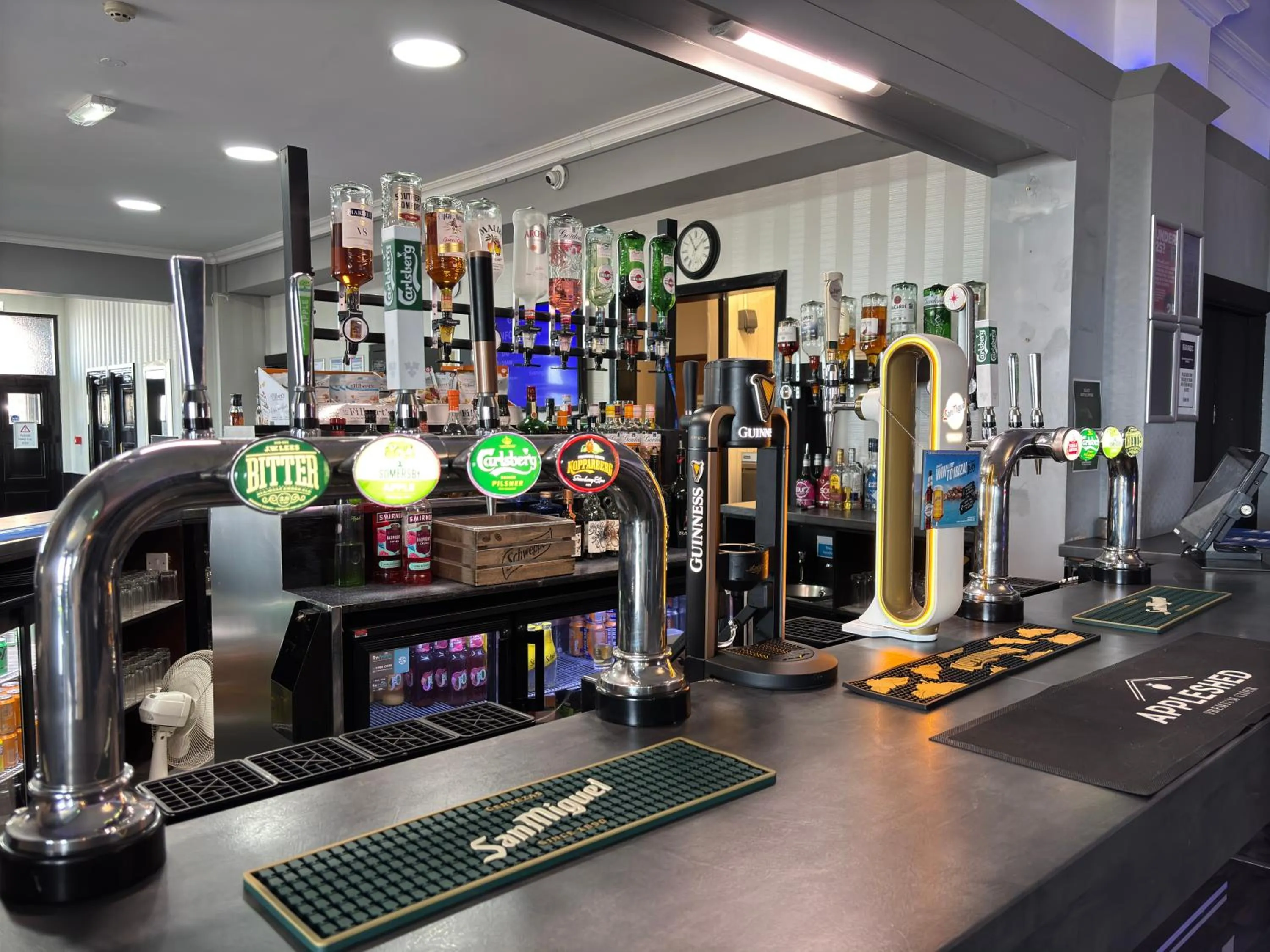Lounge or bar in The Royal Boston Hotel by Compass Hospitality
