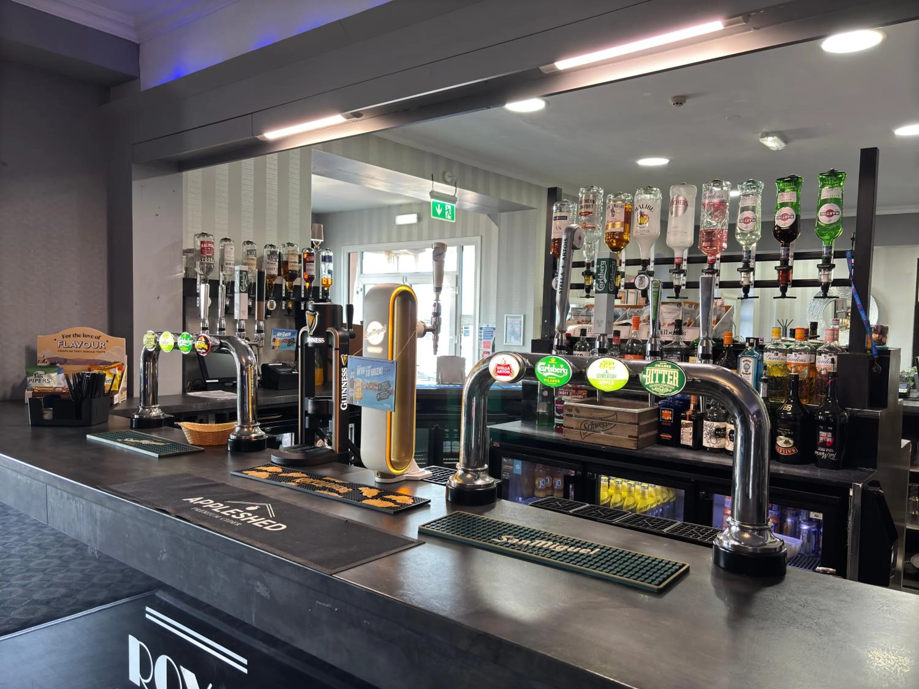 Lounge or bar in The Royal Boston Hotel by Compass Hospitality