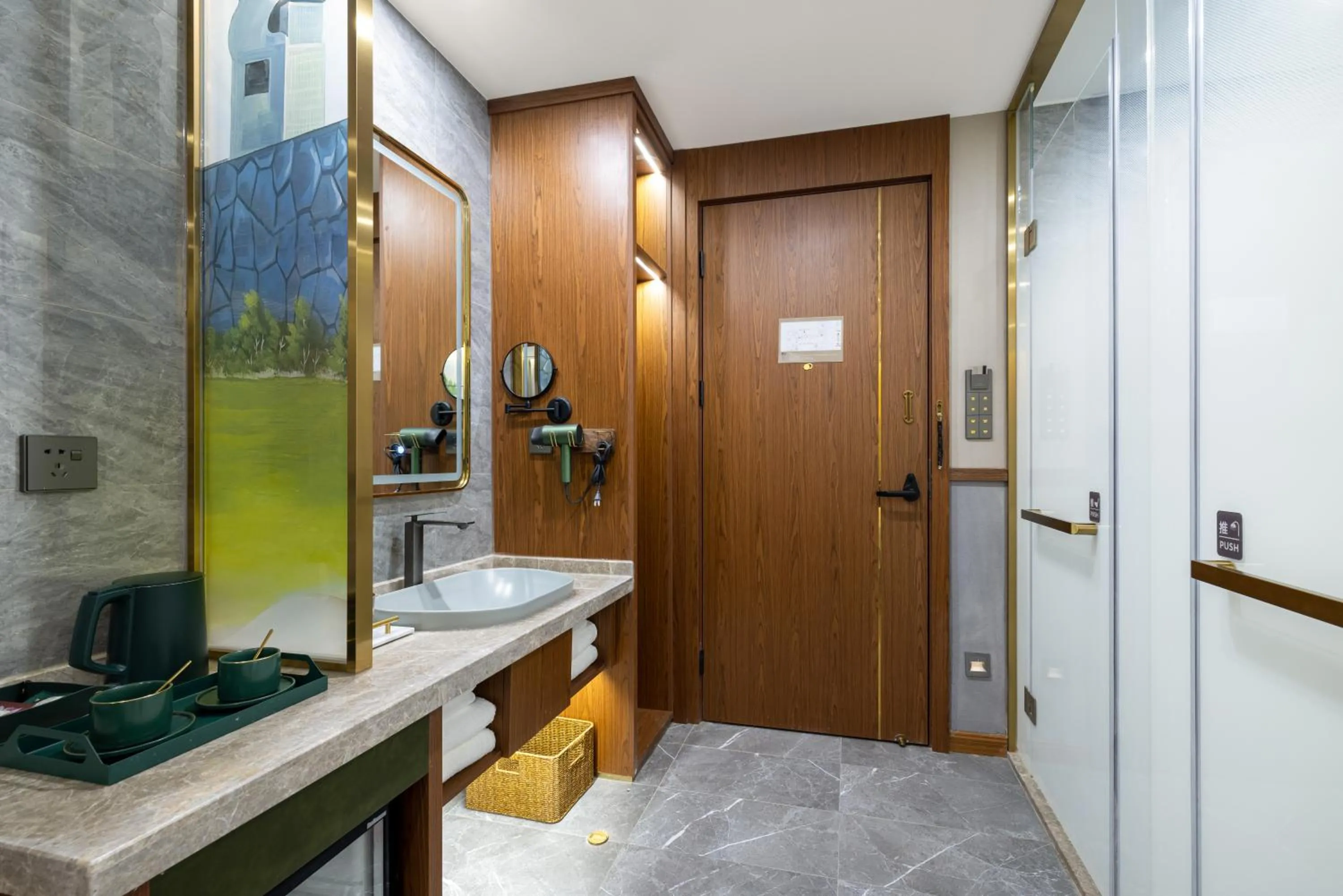 wardrobe in Nostalgia S Hotel Beijing National Convention Center