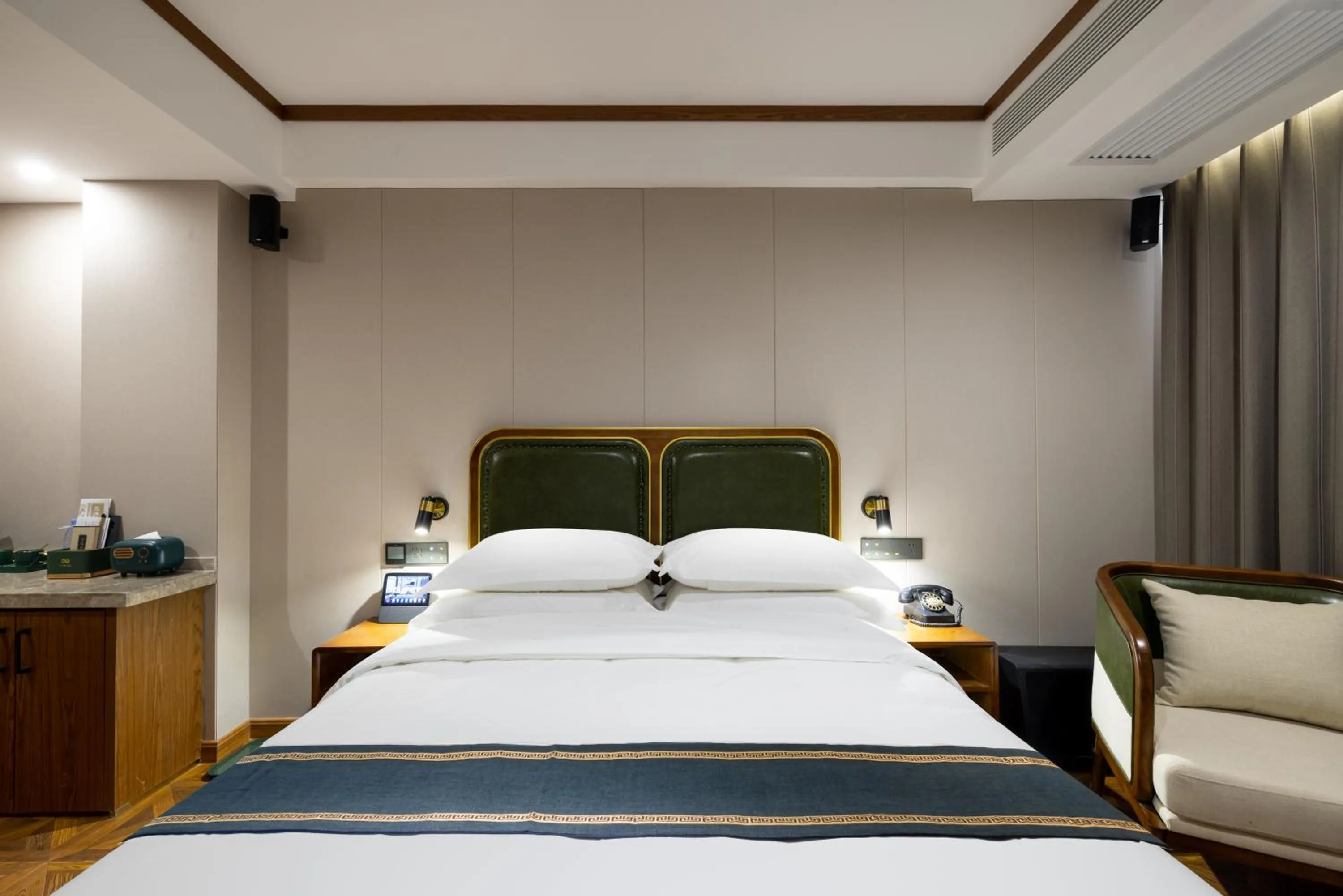 Photo of the whole room, Bed in Nostalgia S Hotel Beijing National Convention Center