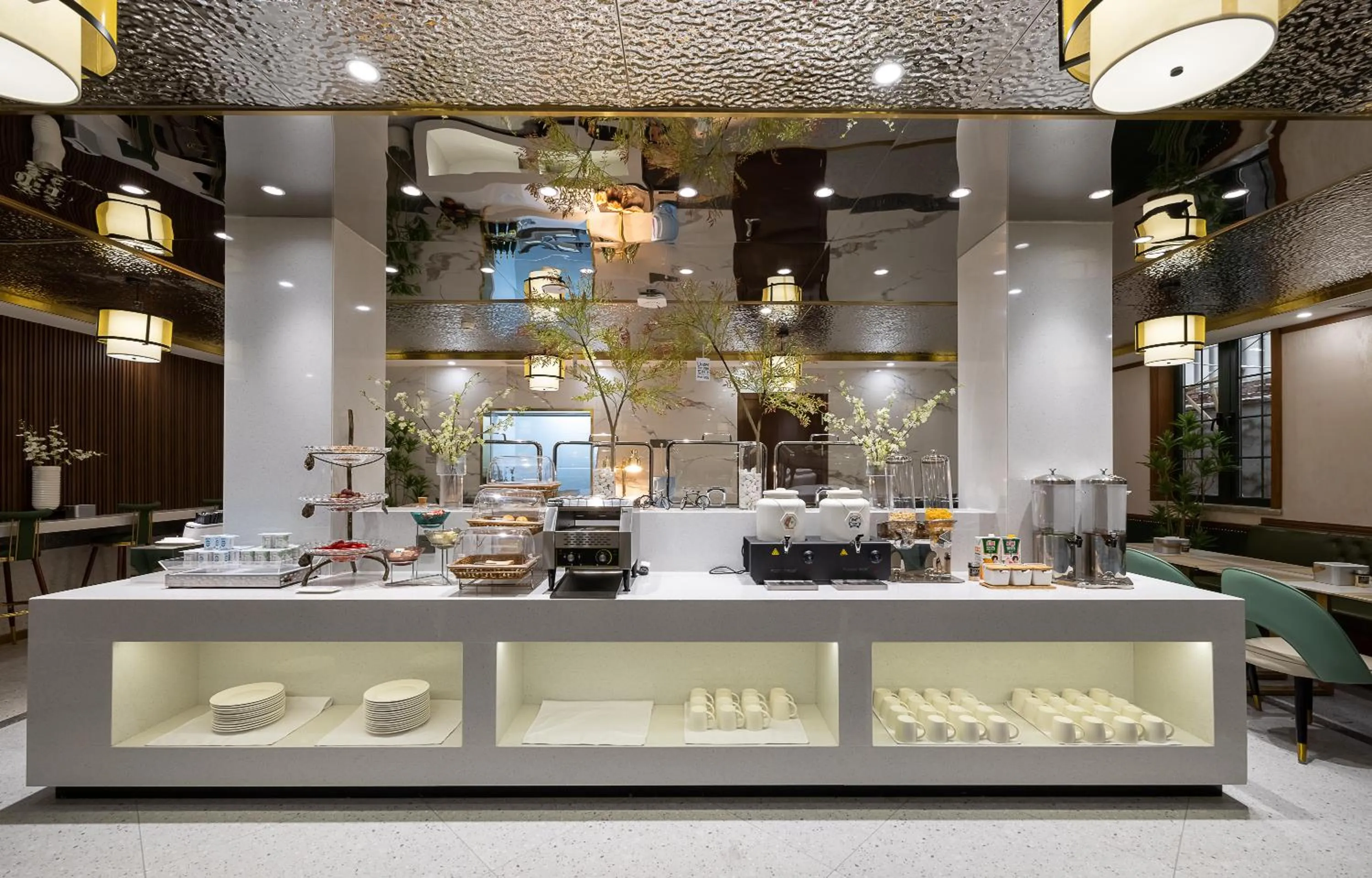 Restaurant/places to eat in Nostalgia S Hotel Beijing National Convention Center