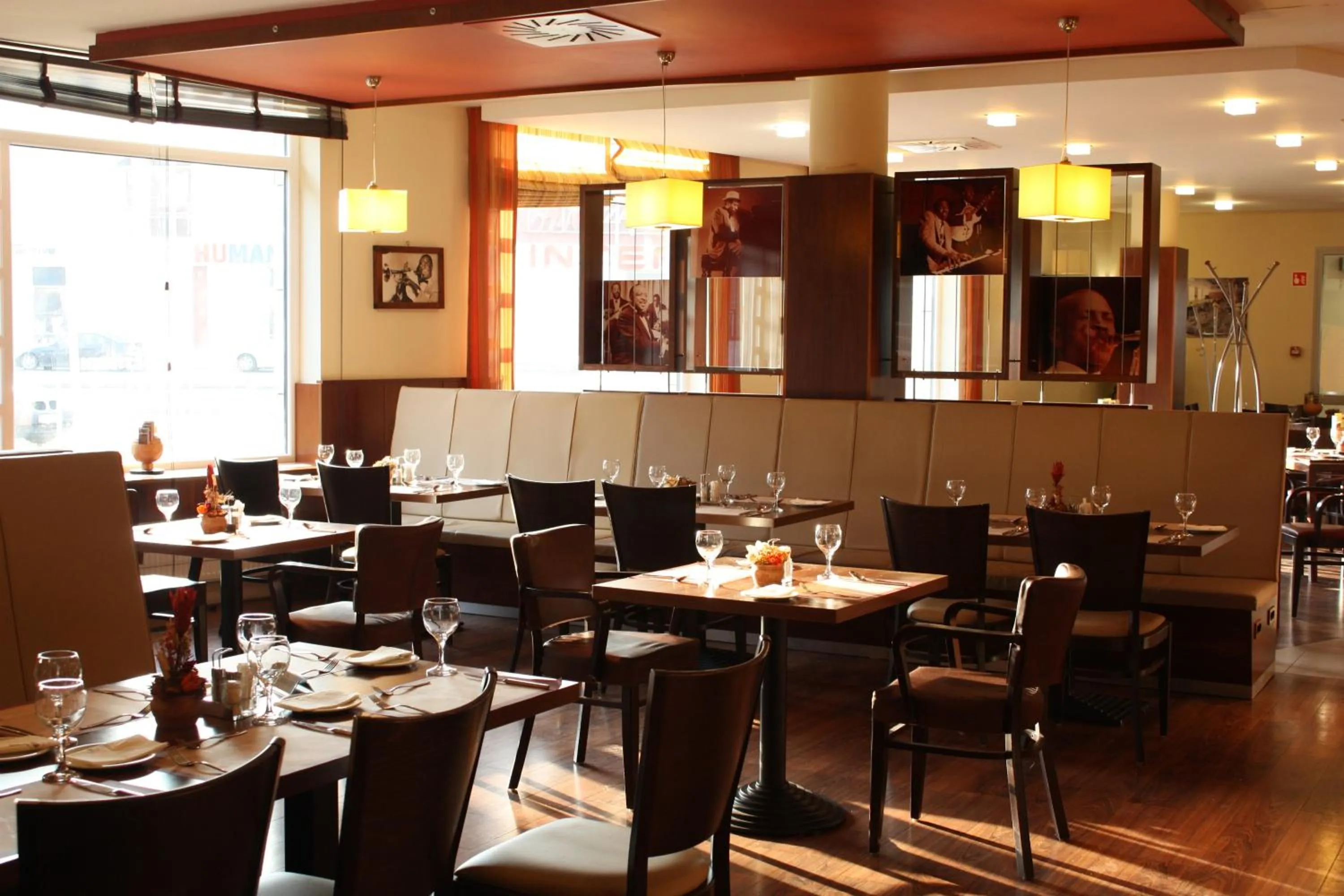 Restaurant/places to eat in Famulus Kollégium