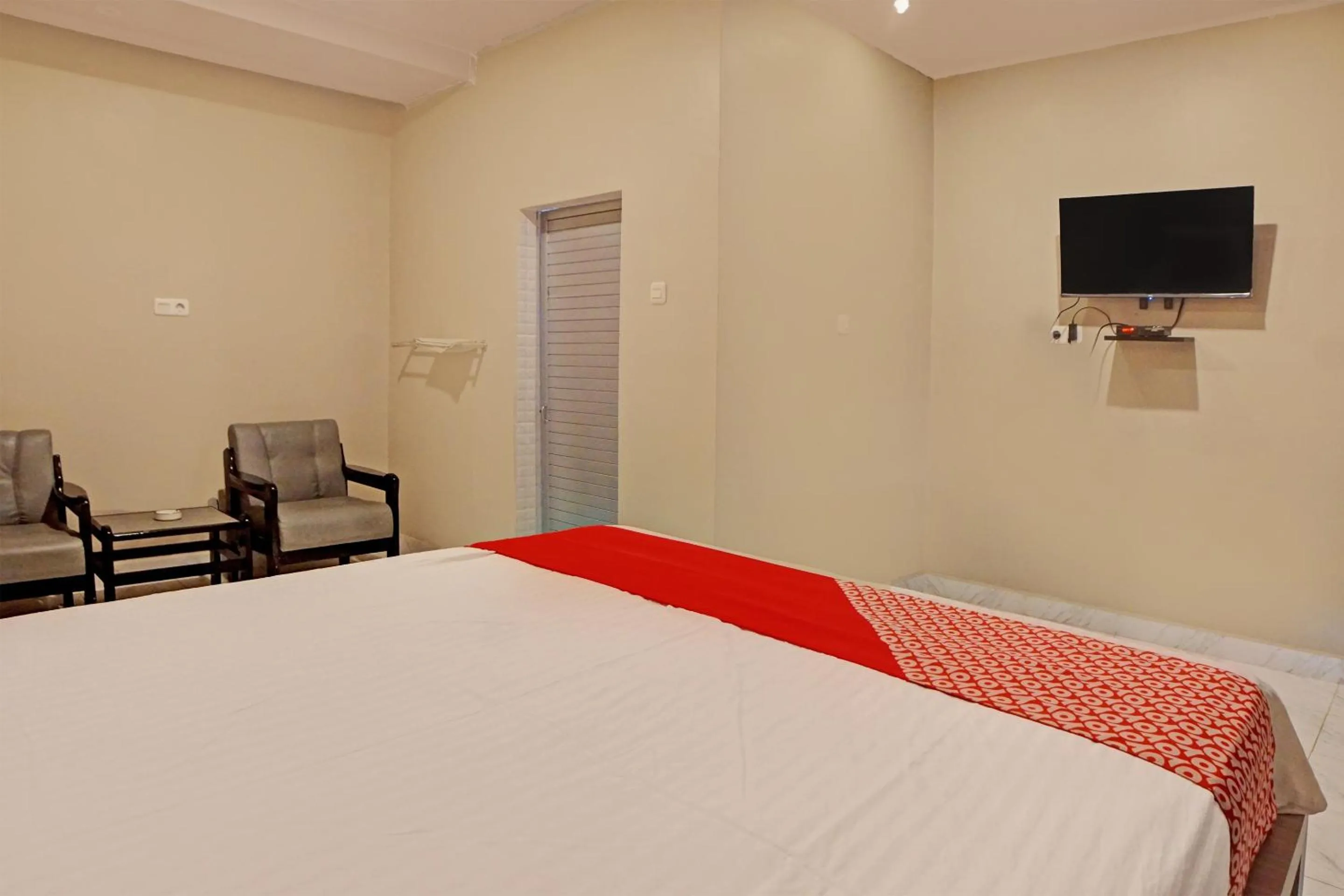 Bedroom in OYO 92579 Hotel Mutiara