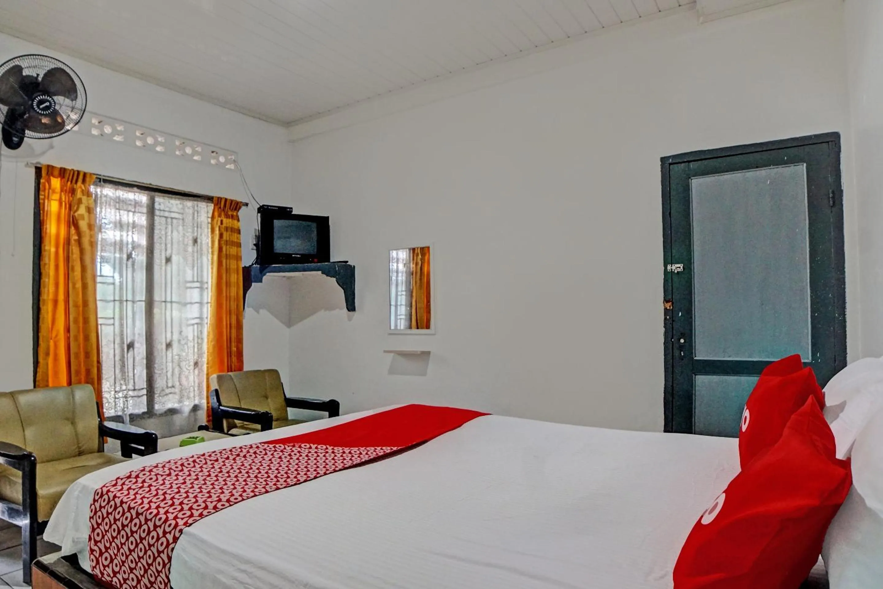 Bedroom in OYO 92579 Hotel Mutiara