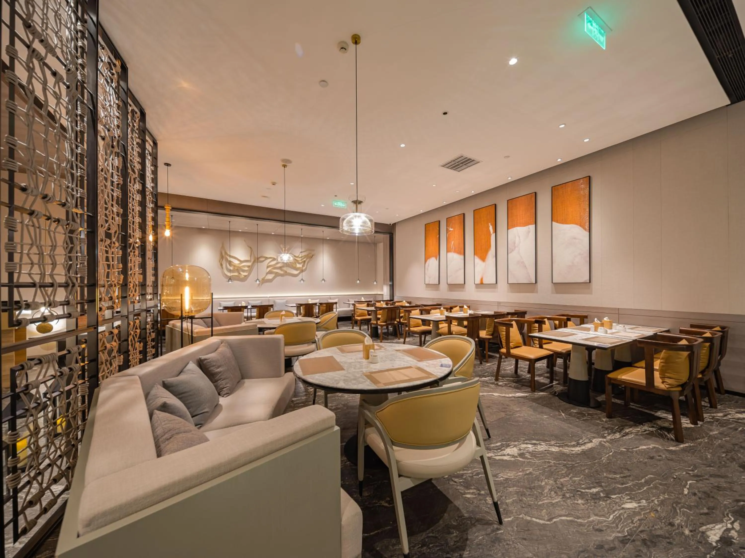 Restaurant/places to eat in Yunheyebo Hotel - South Gate of Bell and Drum Tower