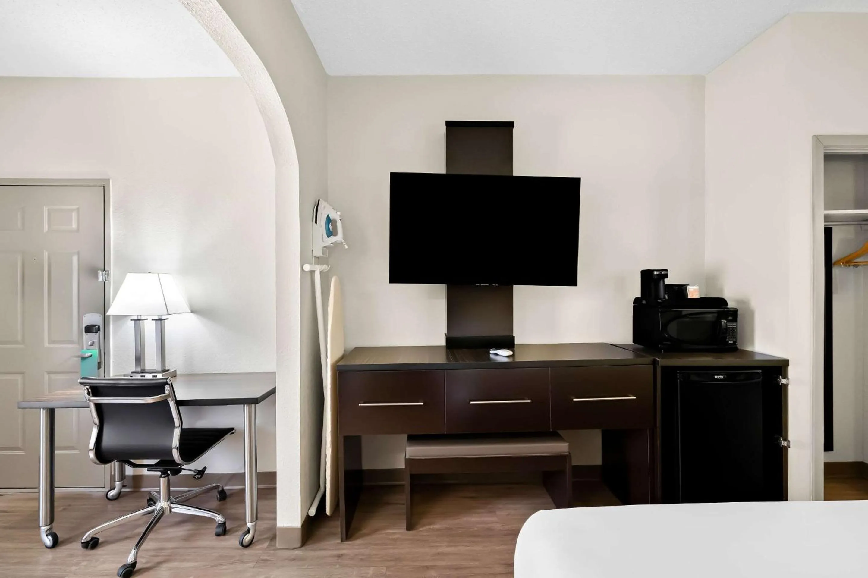 Bedroom in Quality Inn & Suites Monticello