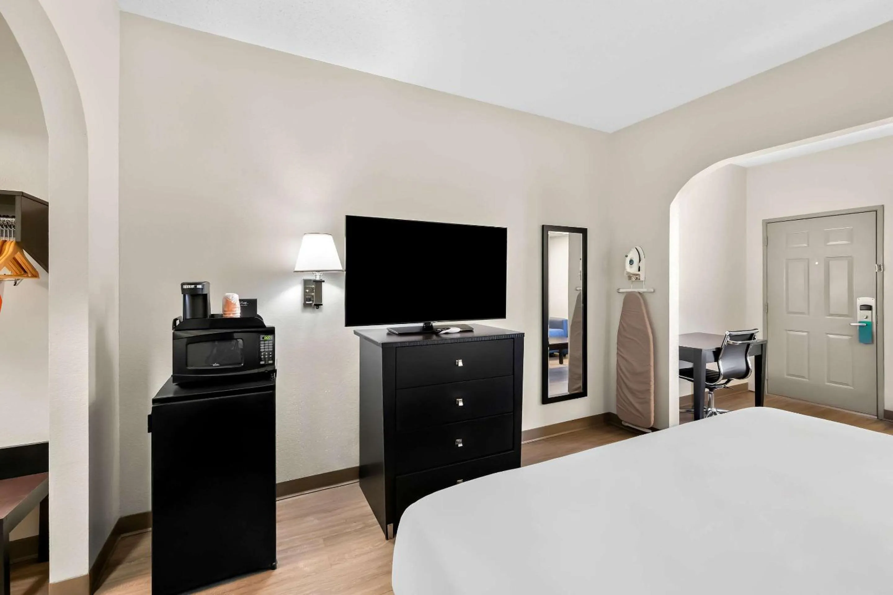 Bedroom, Bed in Quality Inn & Suites Monticello