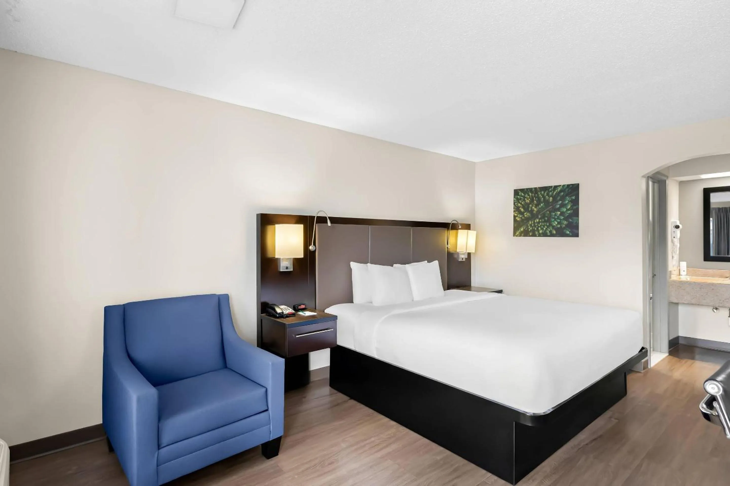 Bedroom, Bed in Quality Inn & Suites Monticello