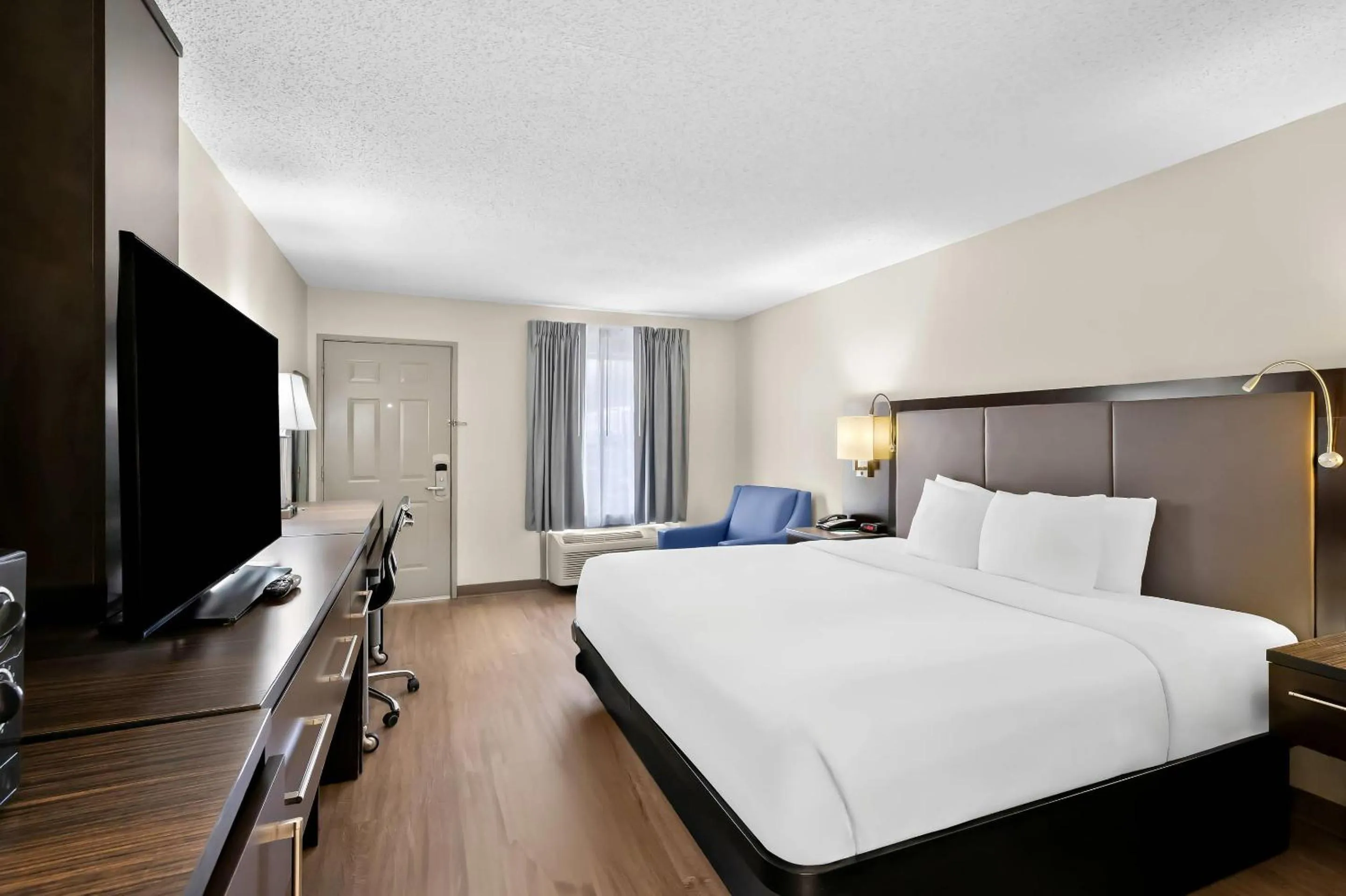 Bedroom, Bed in Quality Inn & Suites Monticello