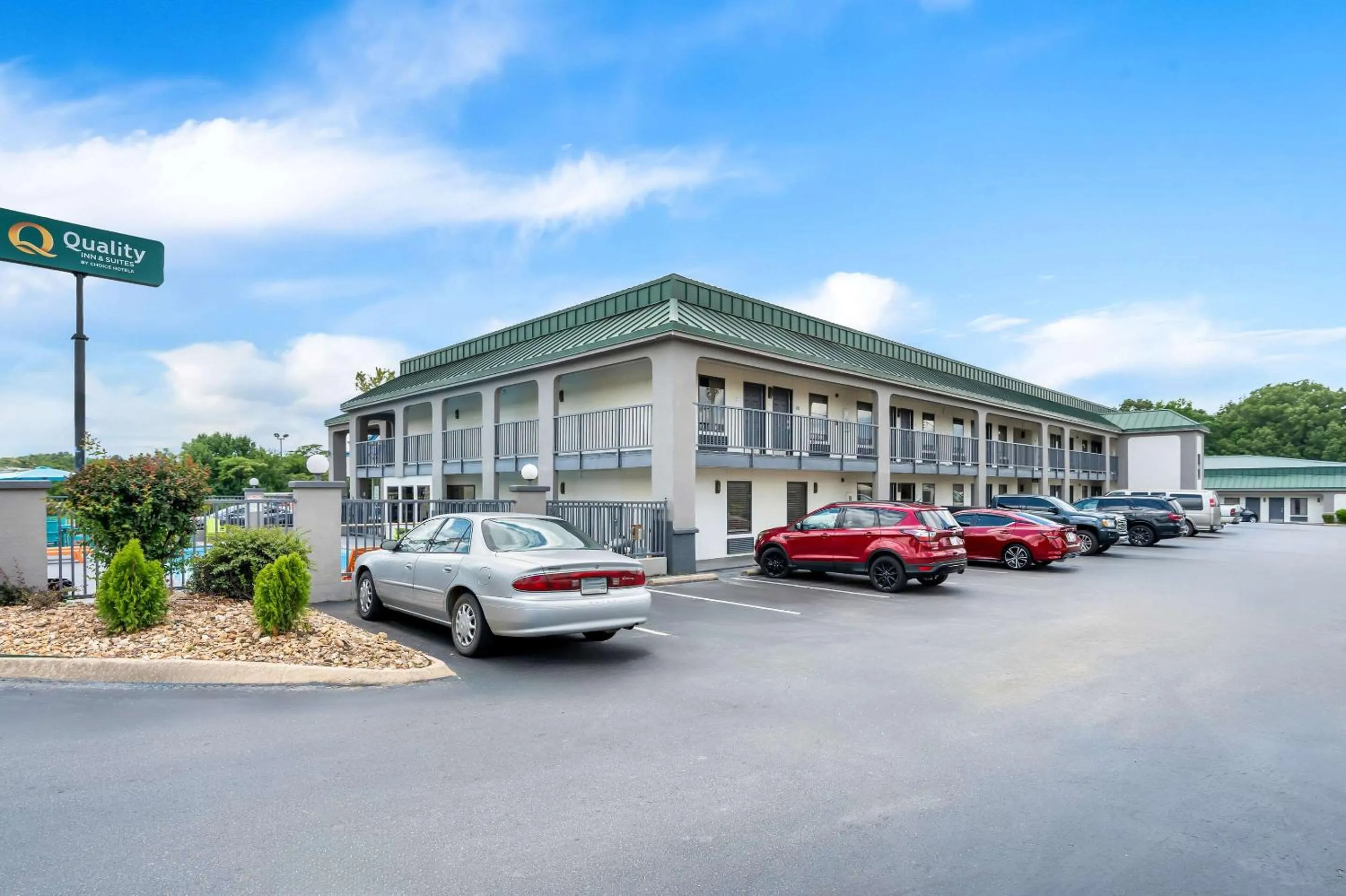Property building in Quality Inn & Suites Monticello