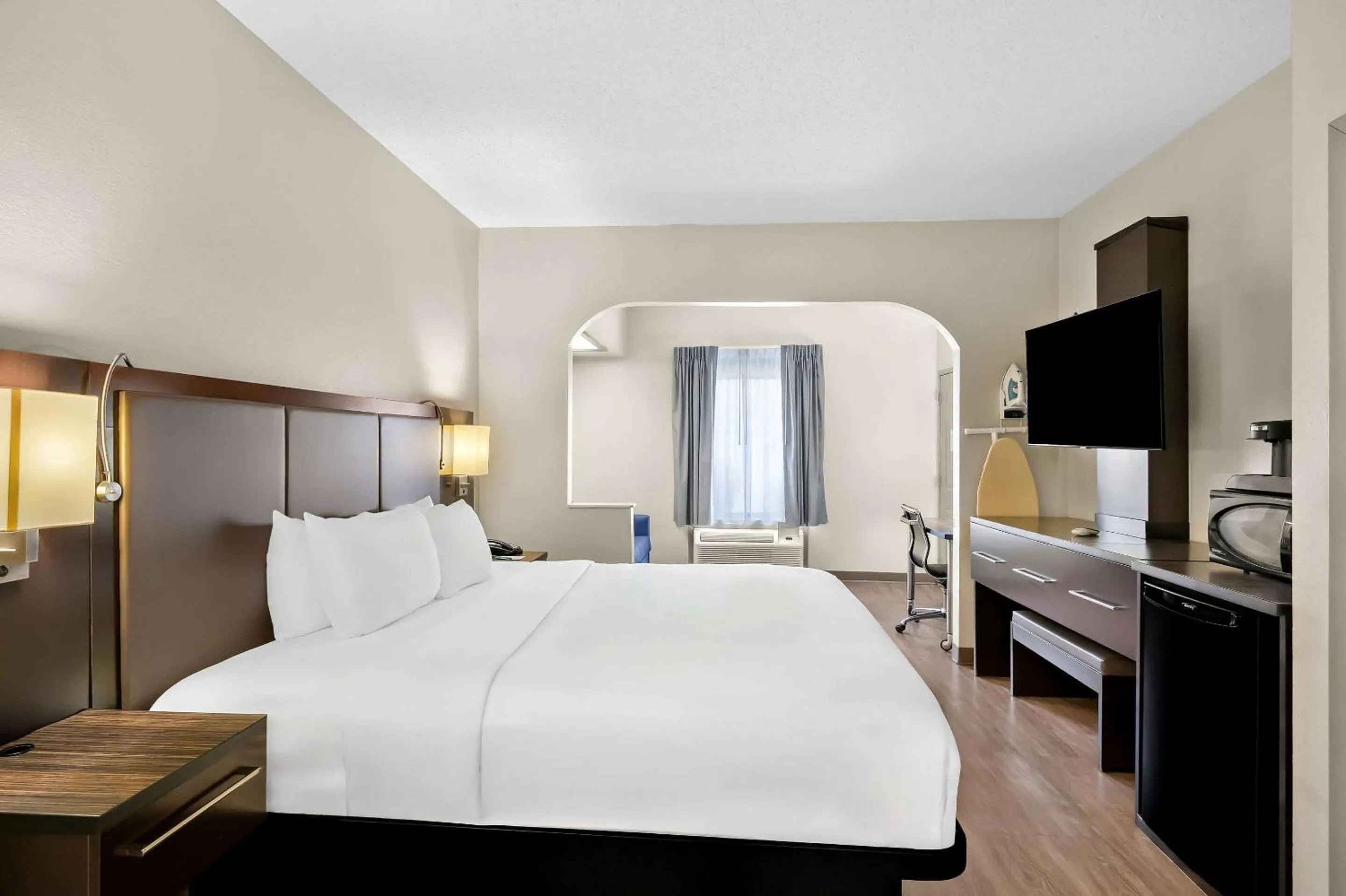 Bedroom, Bed in Quality Inn & Suites Monticello