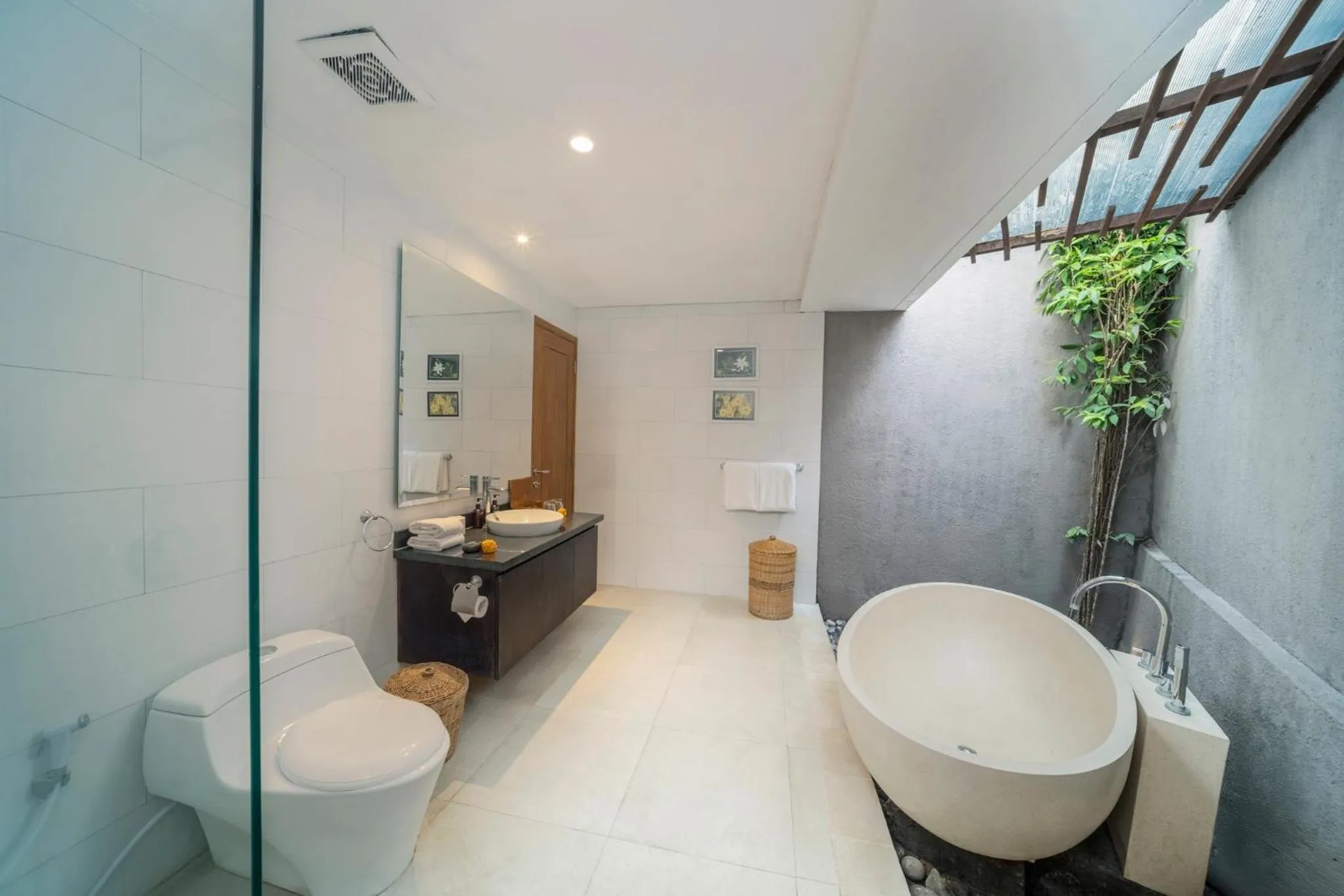 Bathroom in Canggu Circle Villa by Ini Vie Hospitality