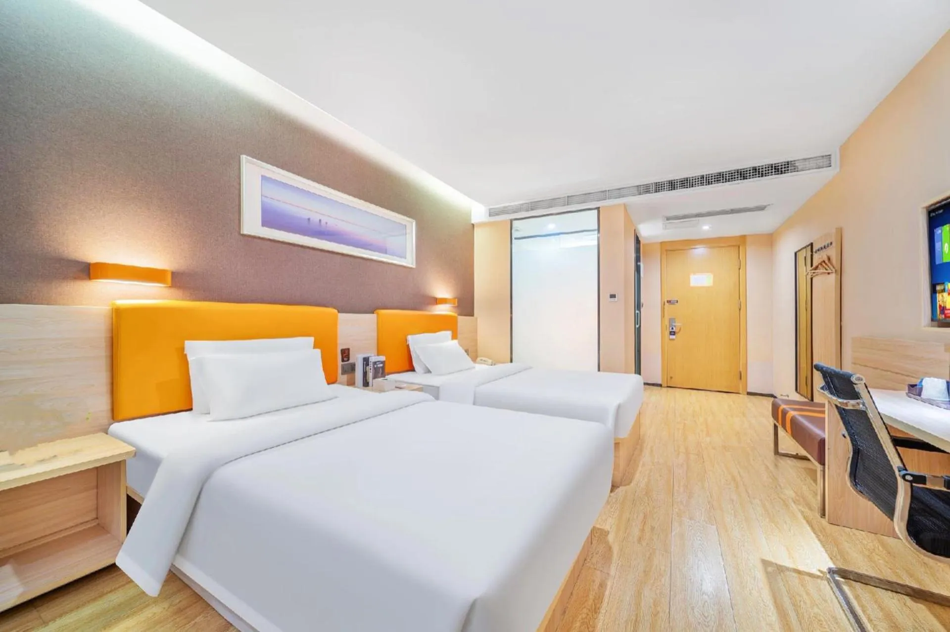 Photo of the whole room in 7 Days Premium - Kunming South High Speed Railway Station University Town Metro Station