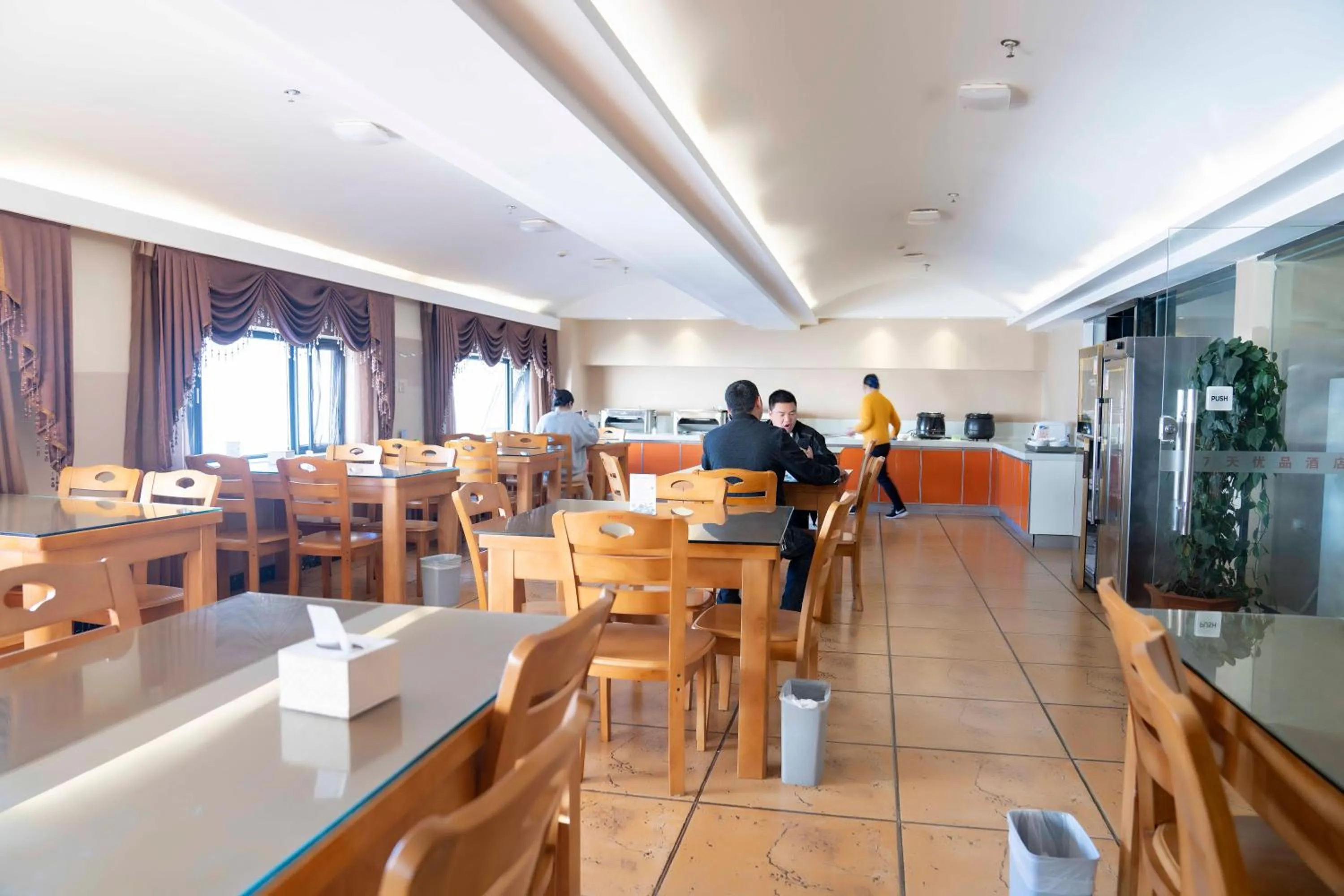 Breakfast in 7 Days Premium - Kunming South High Speed Railway Station University Town Metro Station