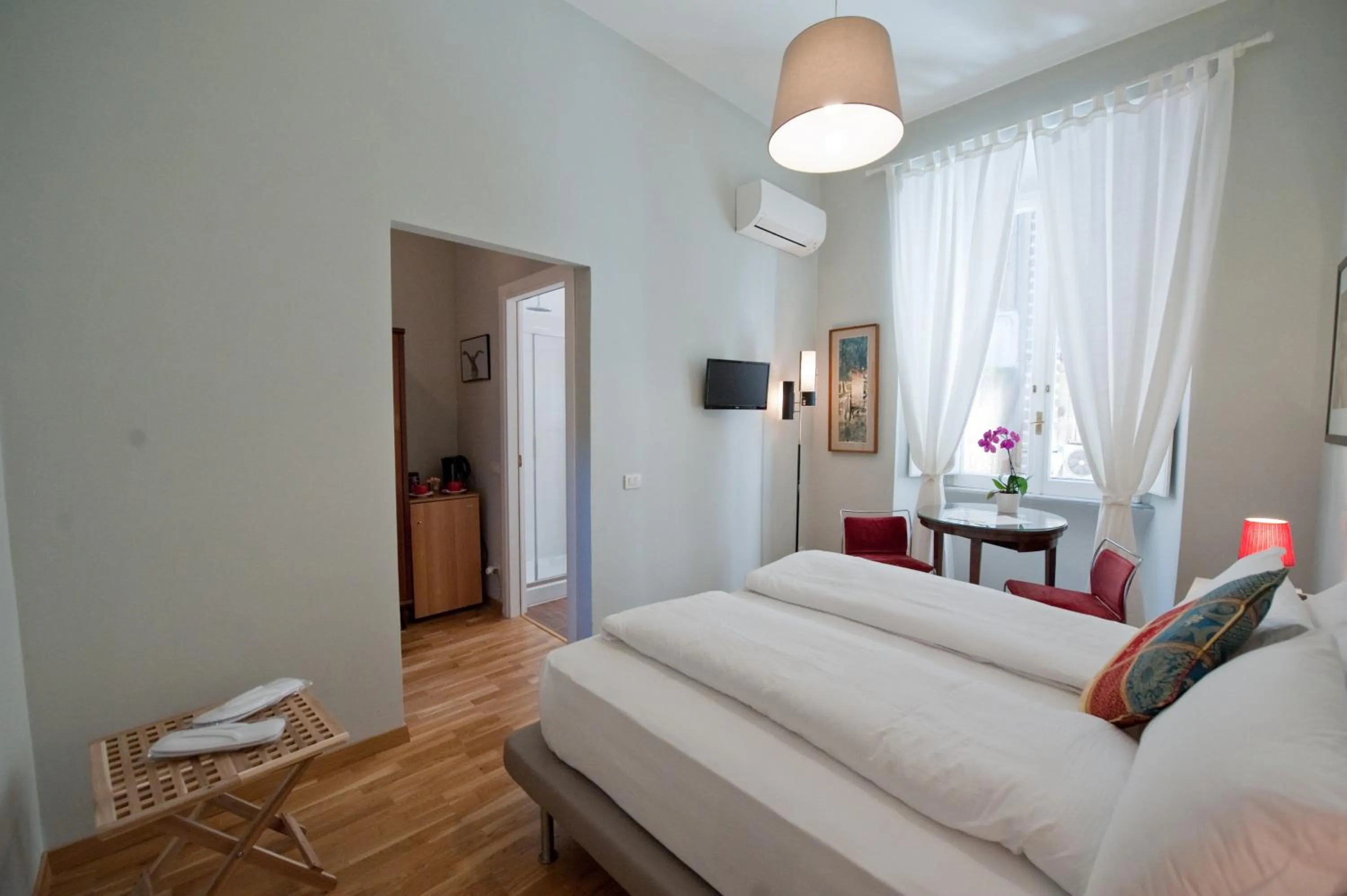 Bedroom, Bed in Cassiodoro19