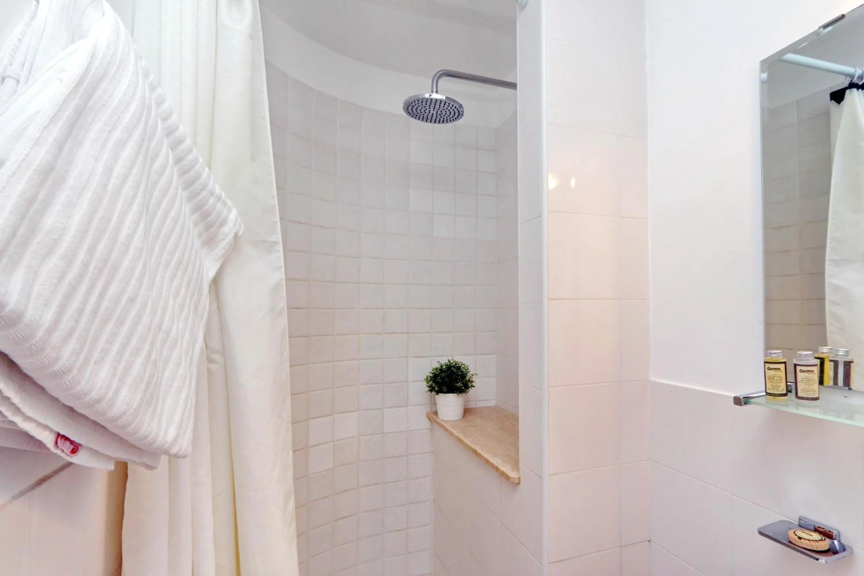 Shower in Cassiodoro19